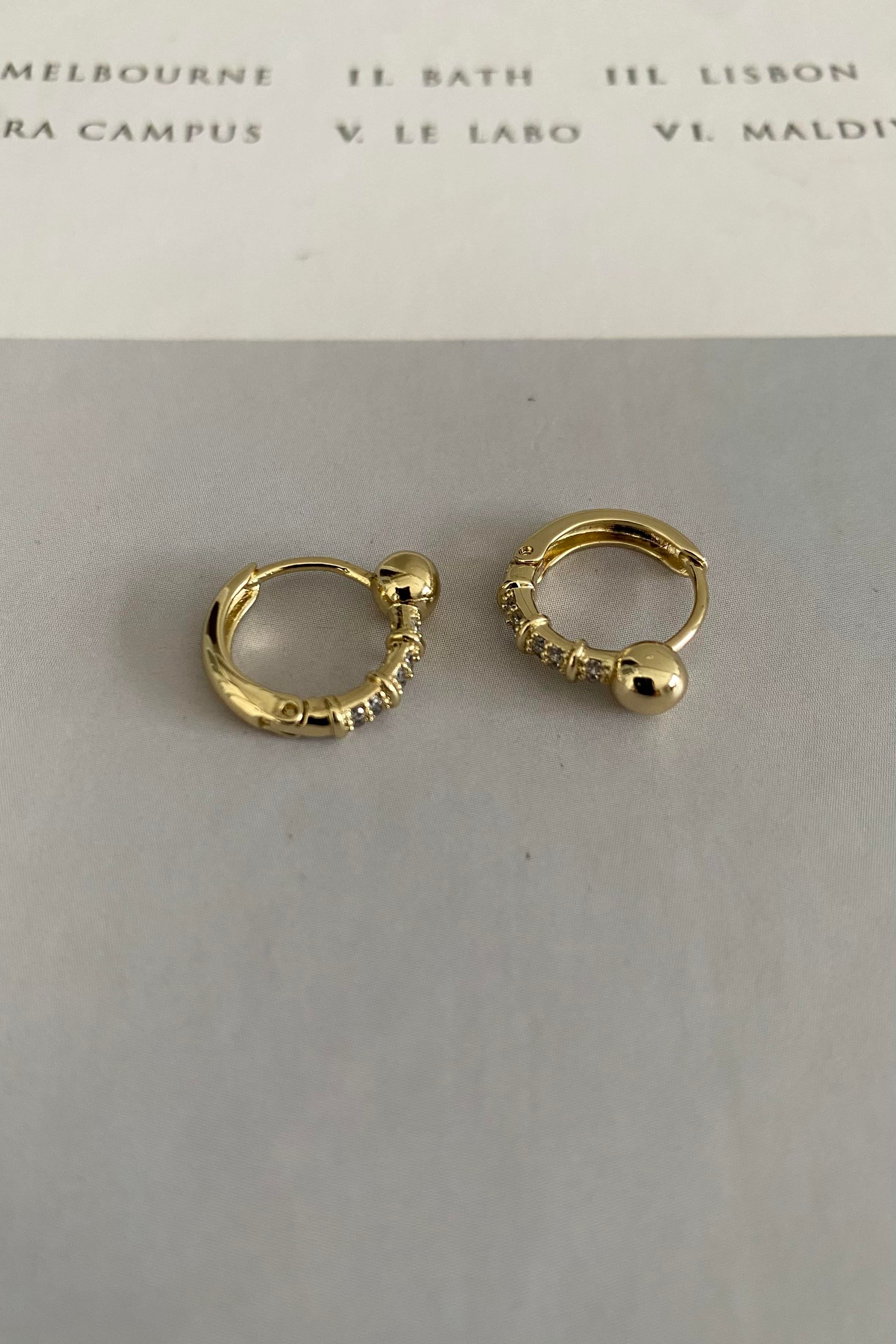 TAŞLI TOPÇUKLU HALKA KÜPE 1,5cm