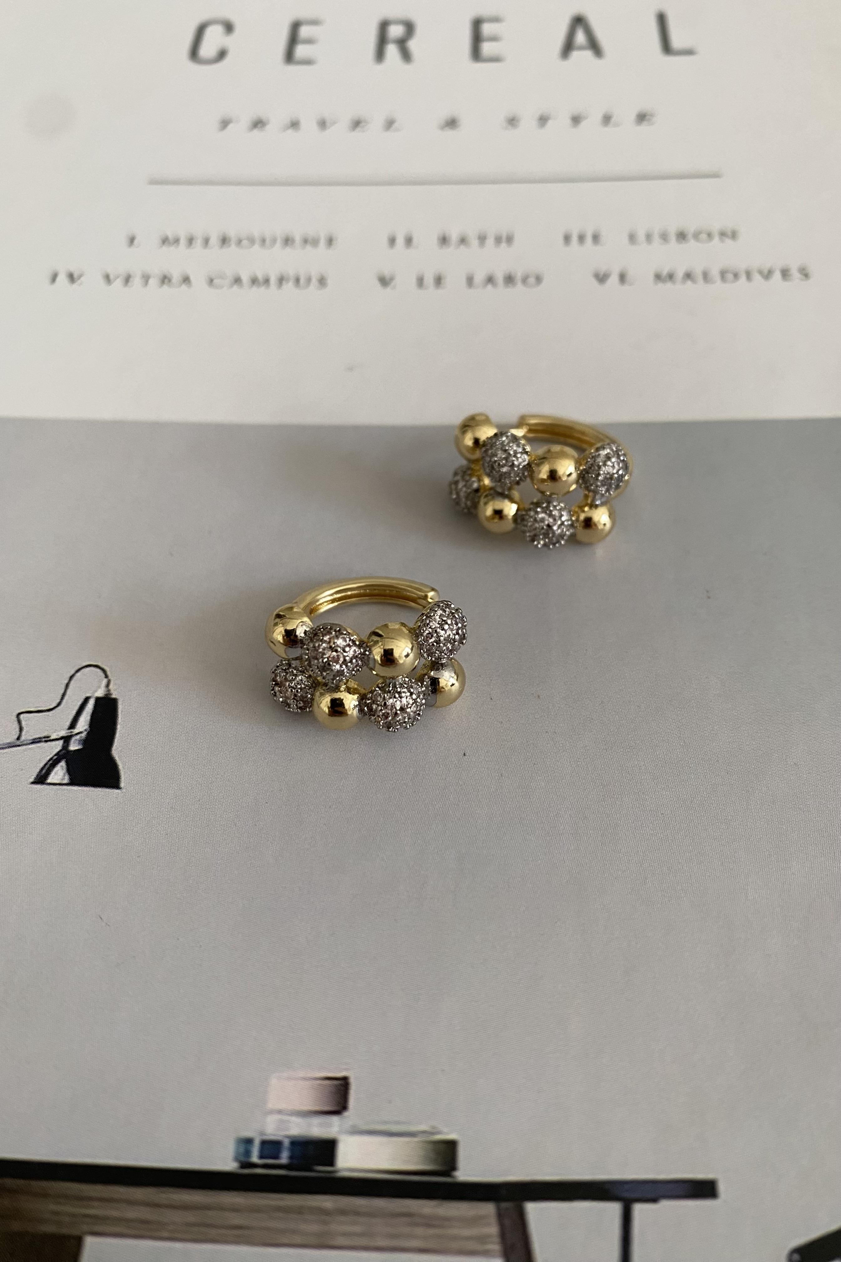 TAŞLI BUBBLE HALKA KÜPE 1,5cm