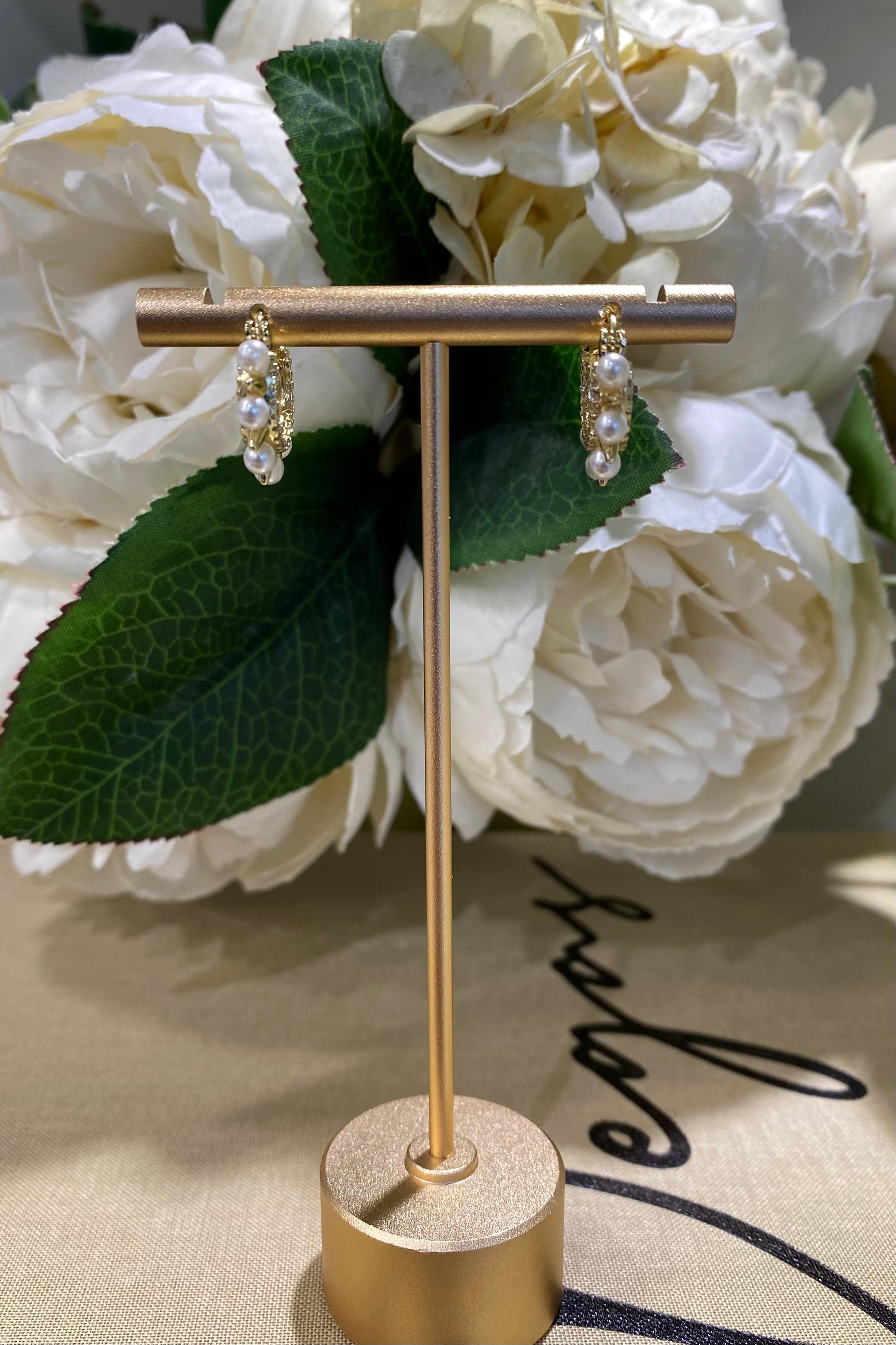 ARASI ÇİVİ DETAYLI İNCİ KÜPE