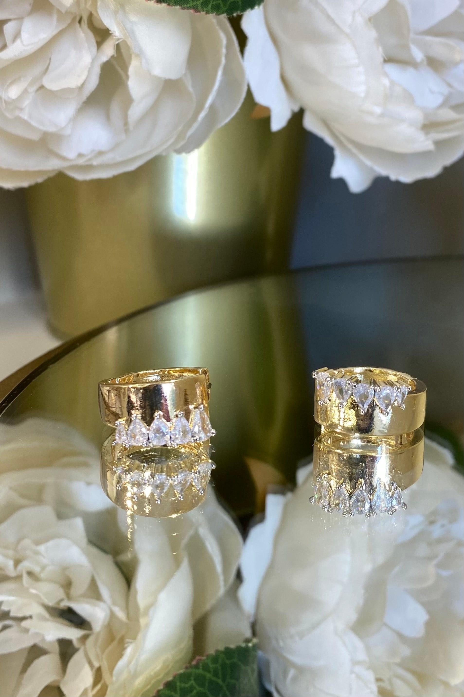 DAMLA TAŞ SIRALI HALKA KÜPE 2 CM