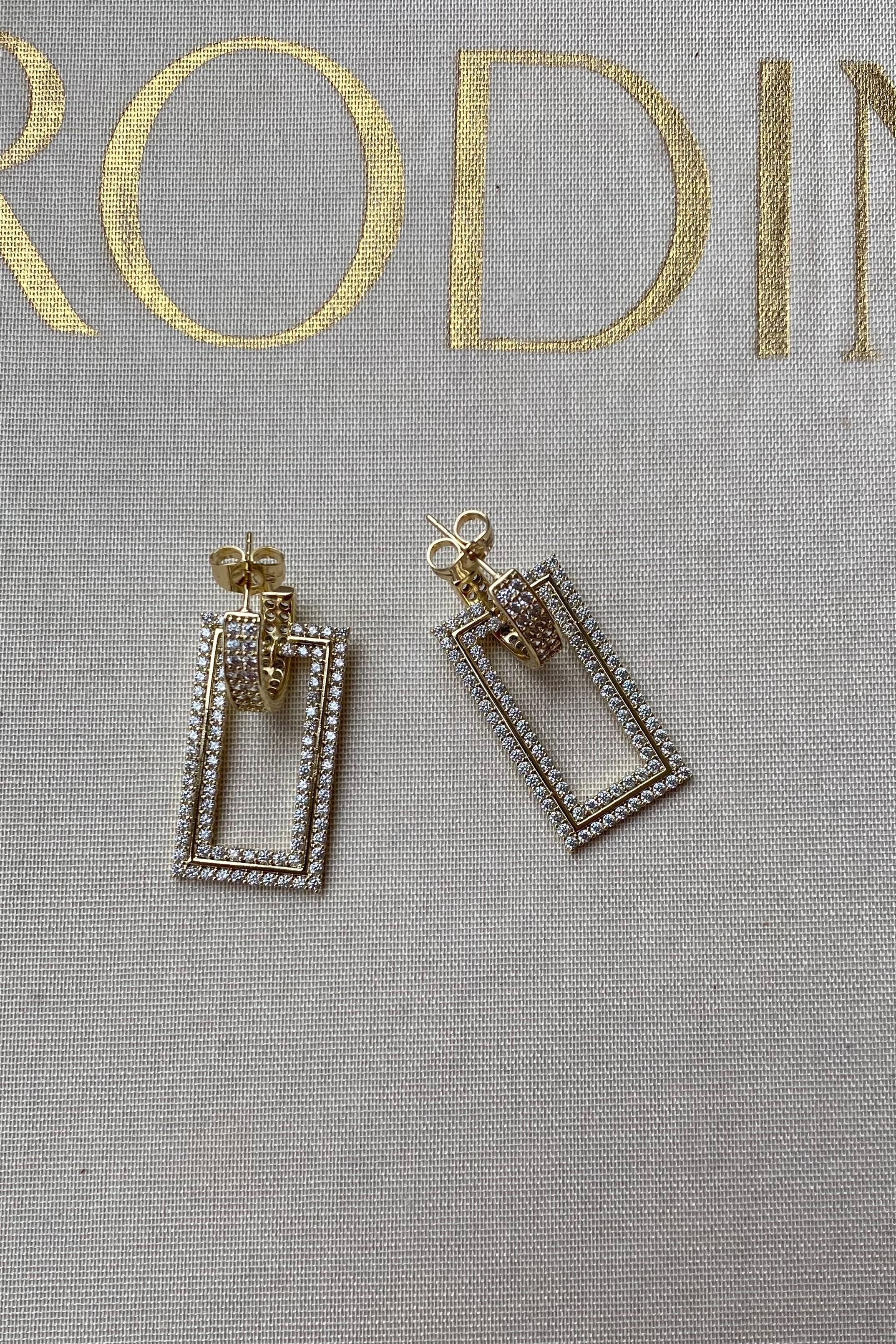 FULL ZİRKON TAŞLI DİKDÖRTGEN GEÇMELİ KÜPE