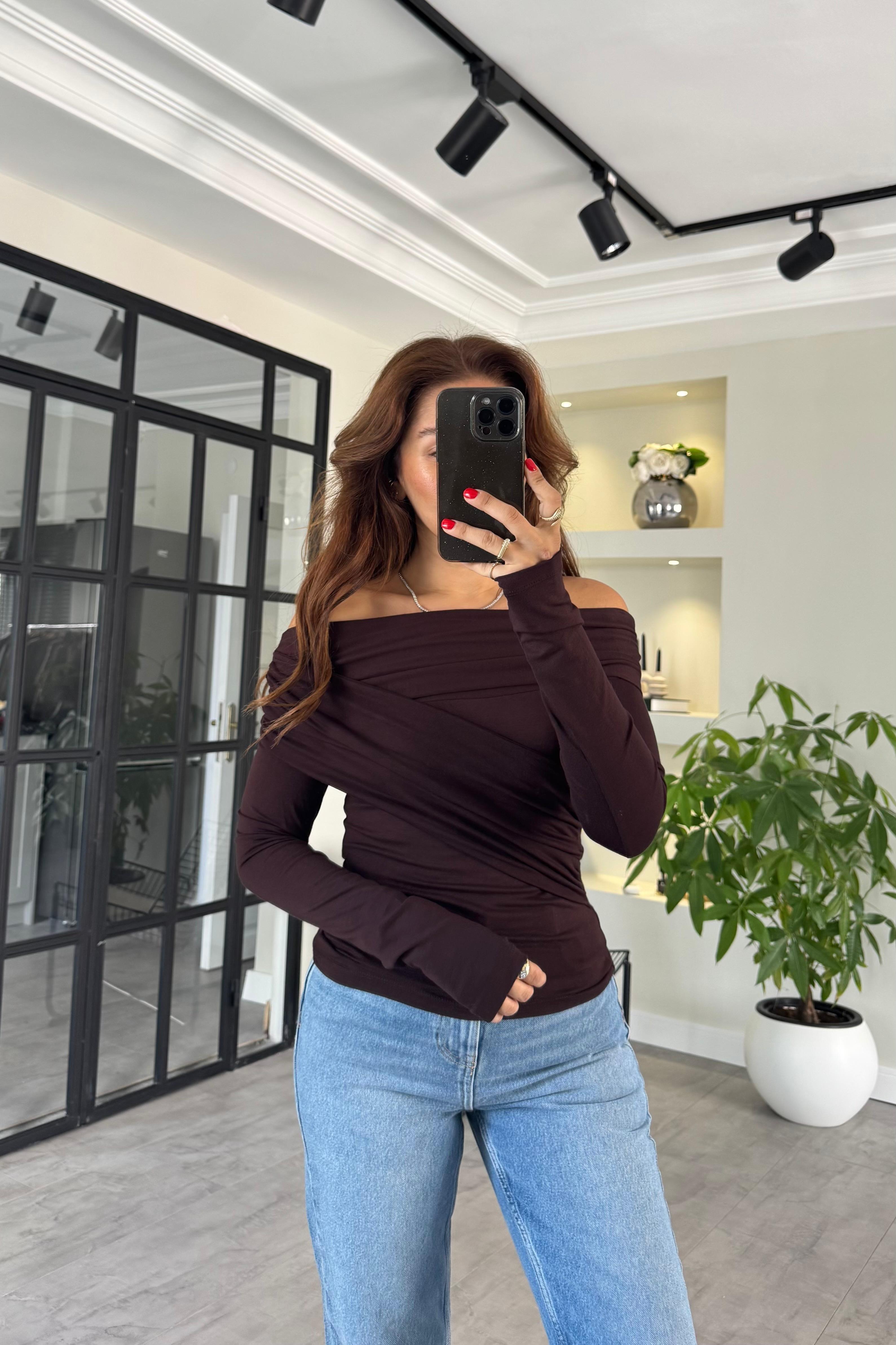 UZUN KOLLU ÖNÜ PARÇALI MADANNO BLUZ