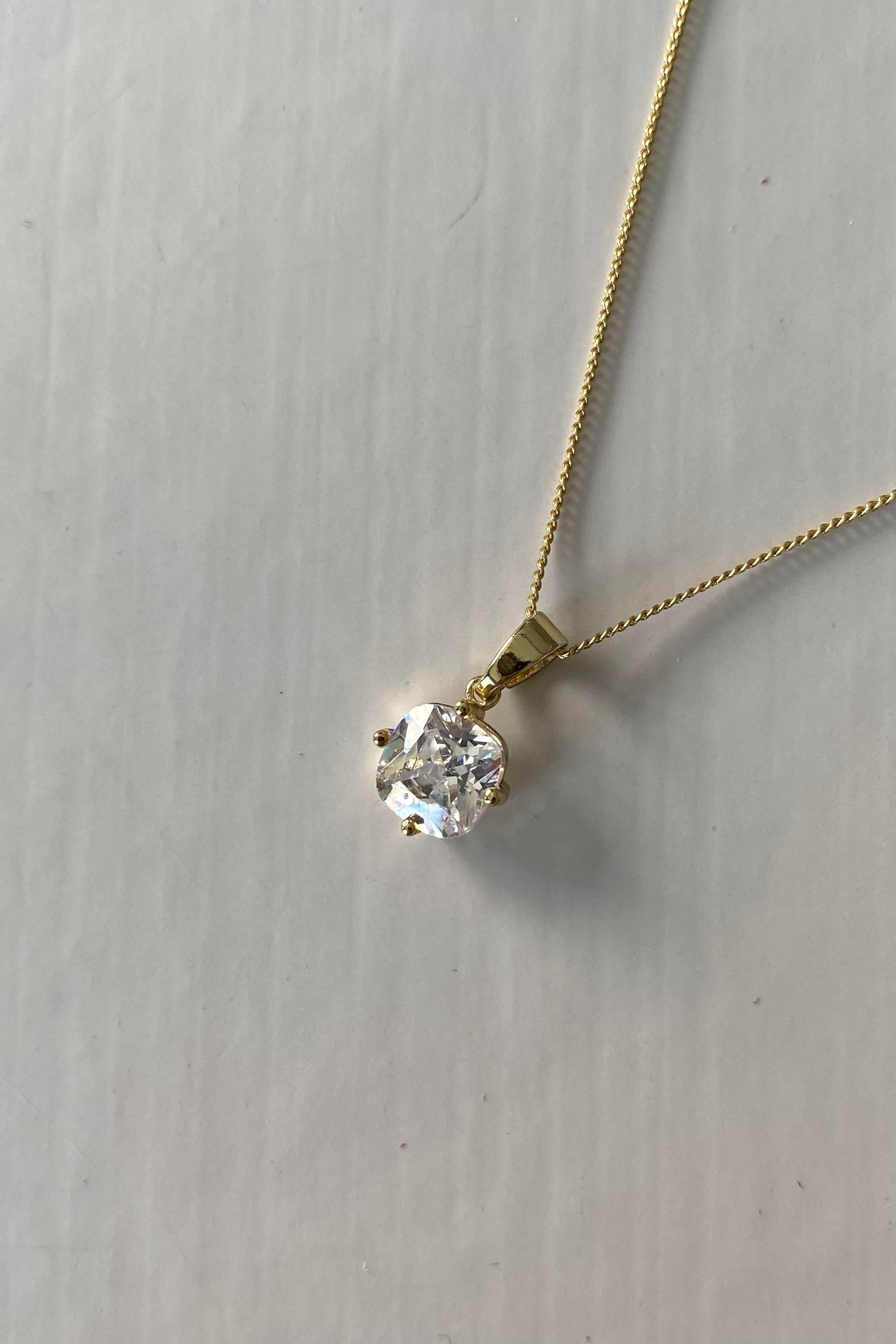 KARE TAŞ KOLYE 45 CM