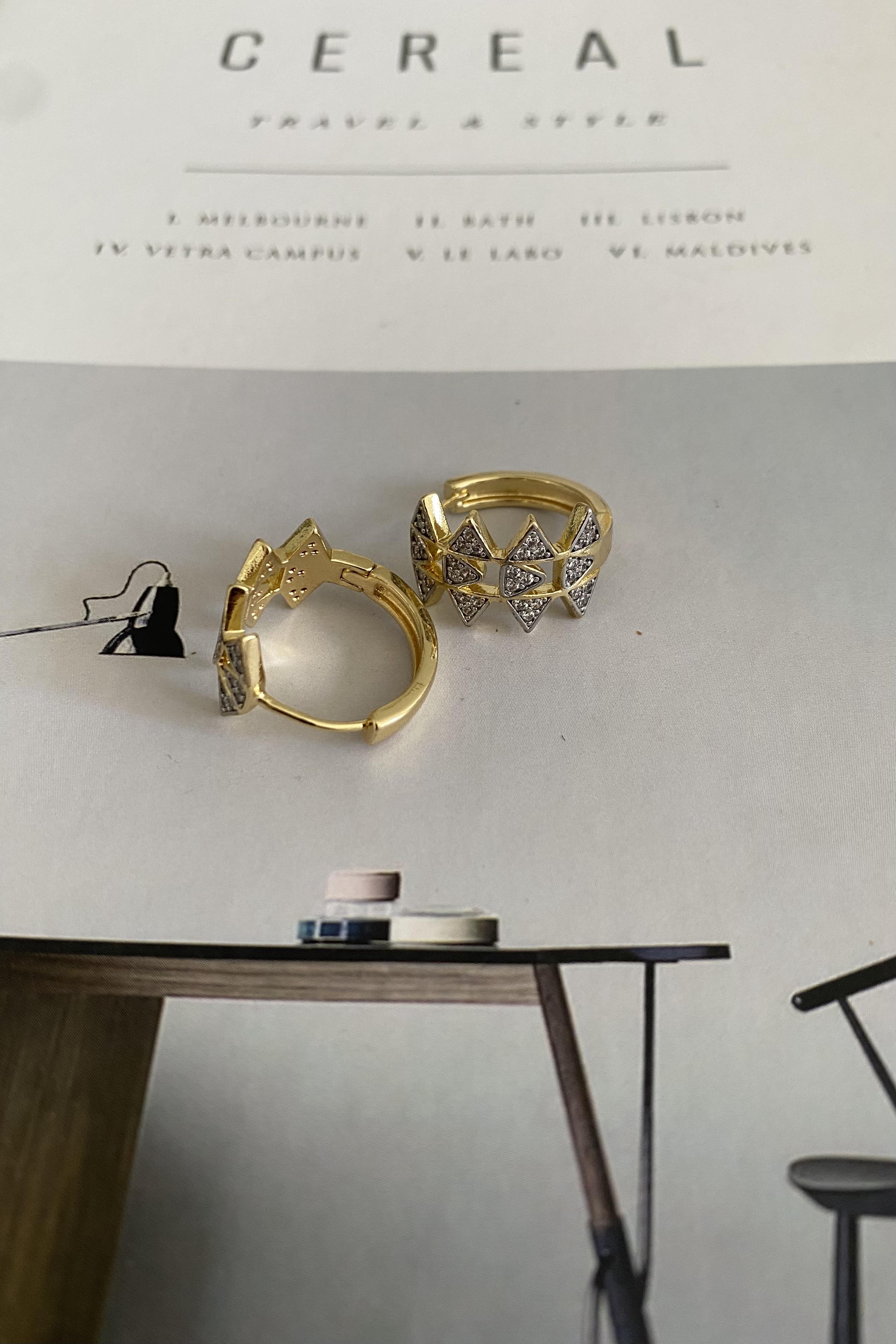 YÖN OKLU HALKA KÜPE 2cm