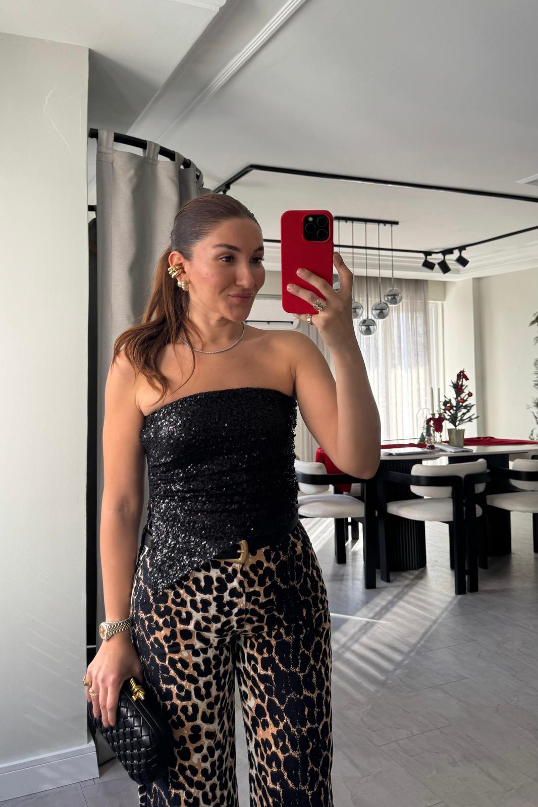 STRAPLEZ YAN YIRTMAÇLI PULLU CROP