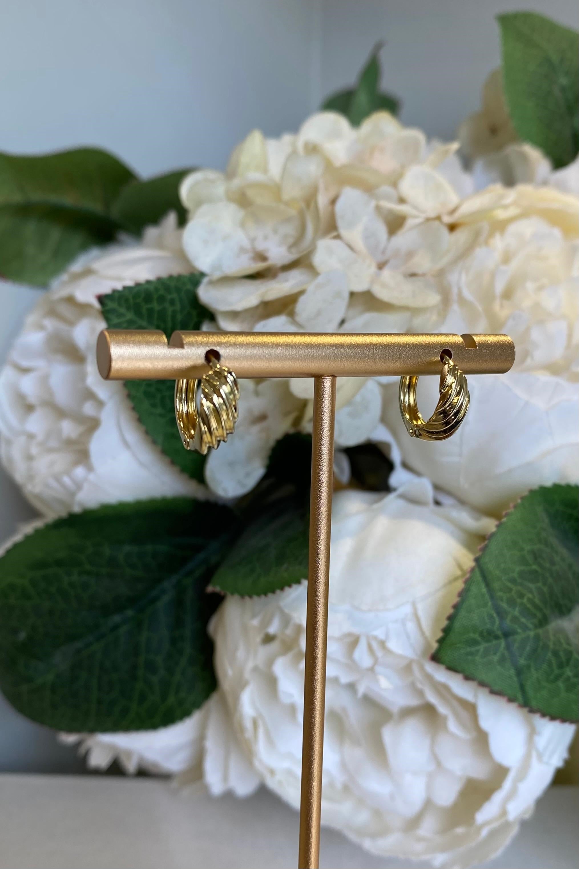 YAN KIVRIMLI HALKA KÜPE