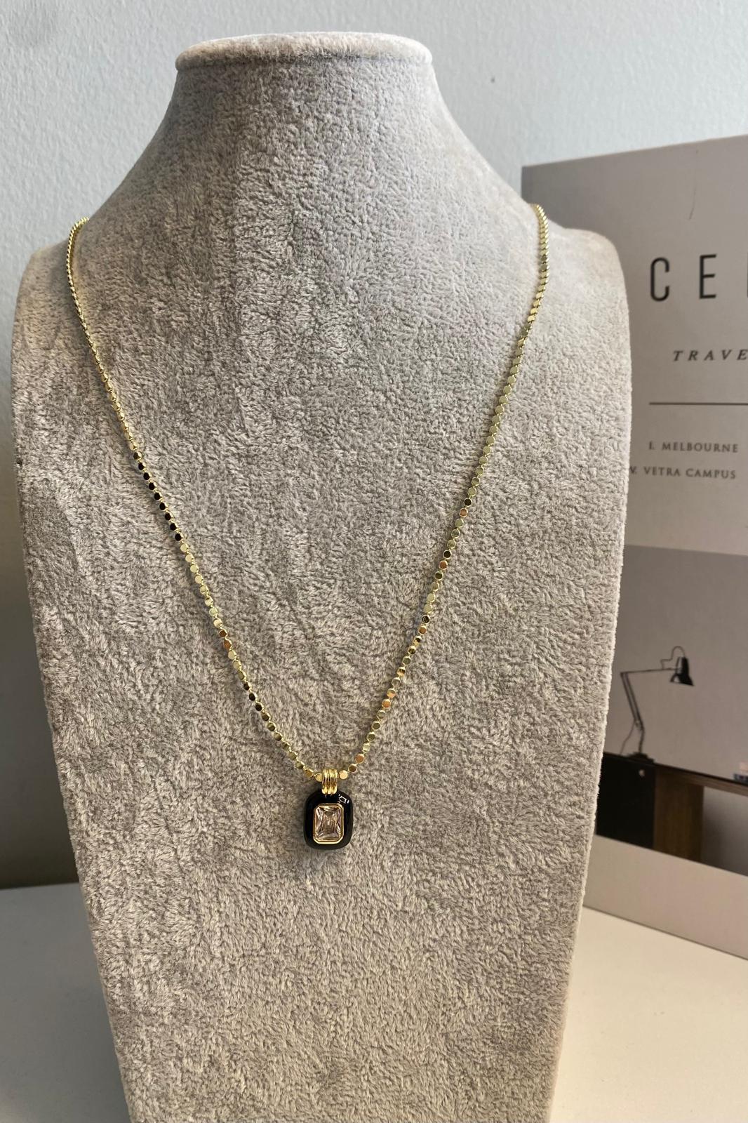 EZME NOKTALI SİYAH BAGET ÇERÇEVELİ KOLYE