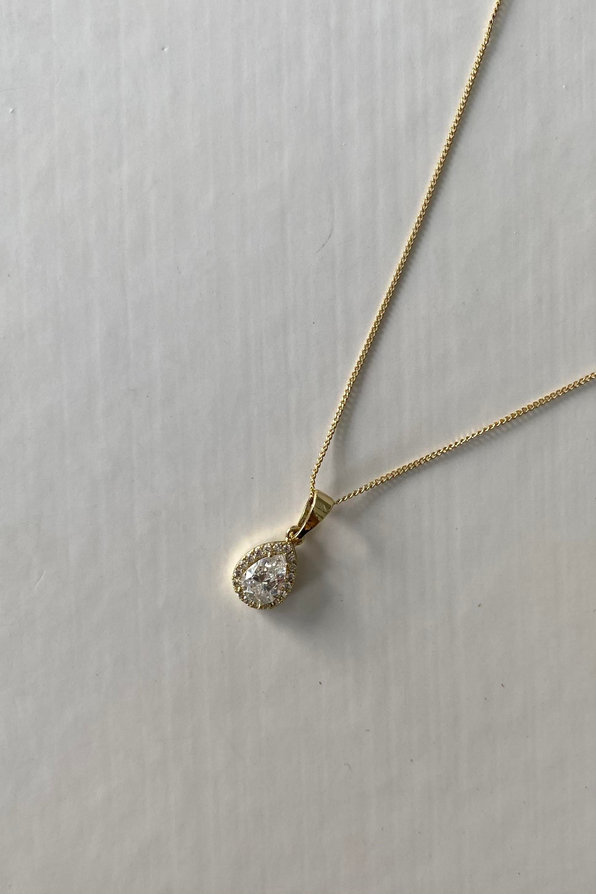 TAŞ ÇERÇEVELİ DAMLA HAYALET KOLYE