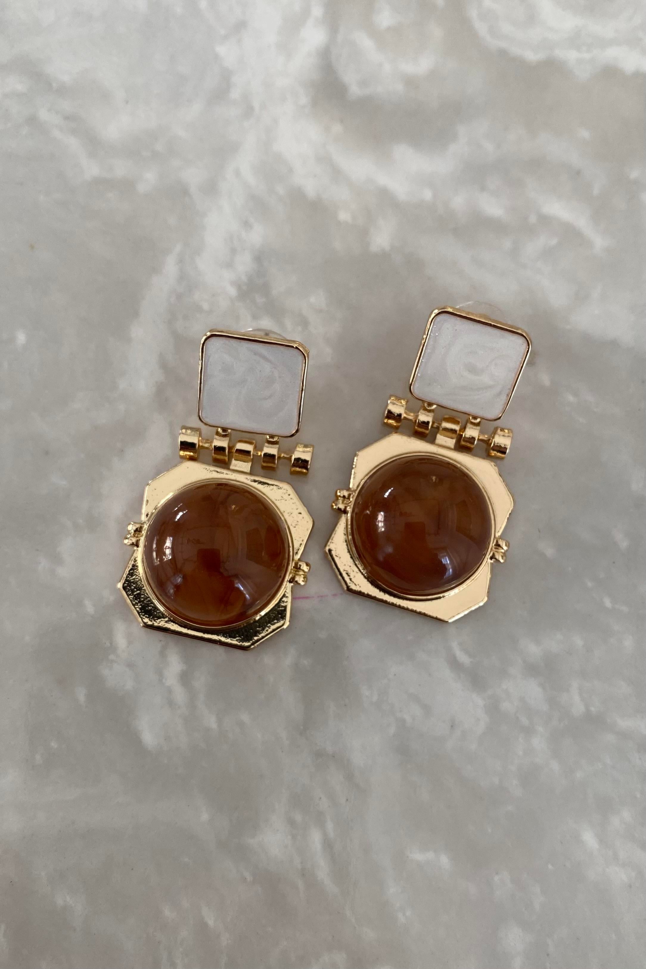 KAHVERENGİ-KREM KARE KÜÜPE