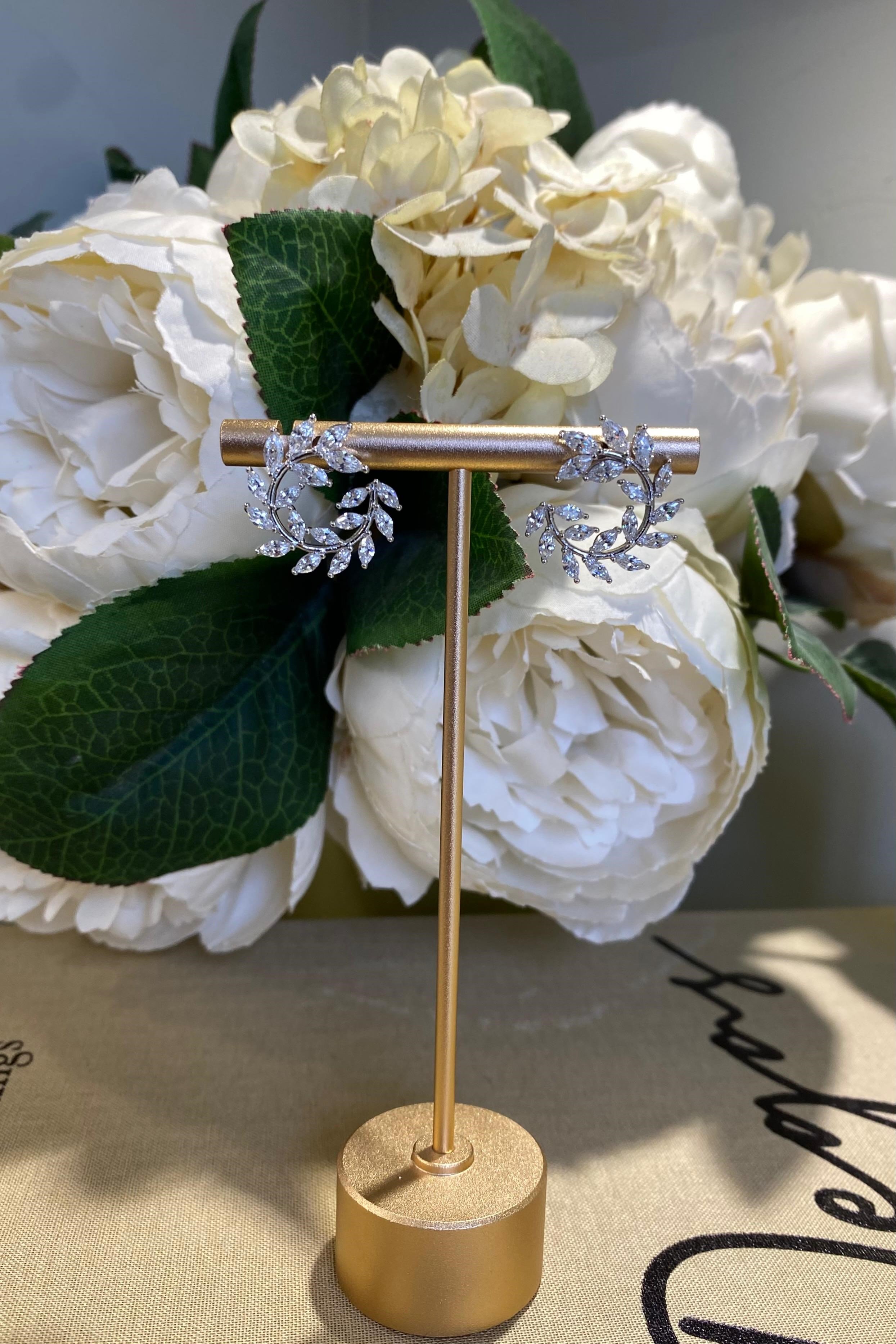 KESME TAŞLI YAPRAK DAL KÜPE