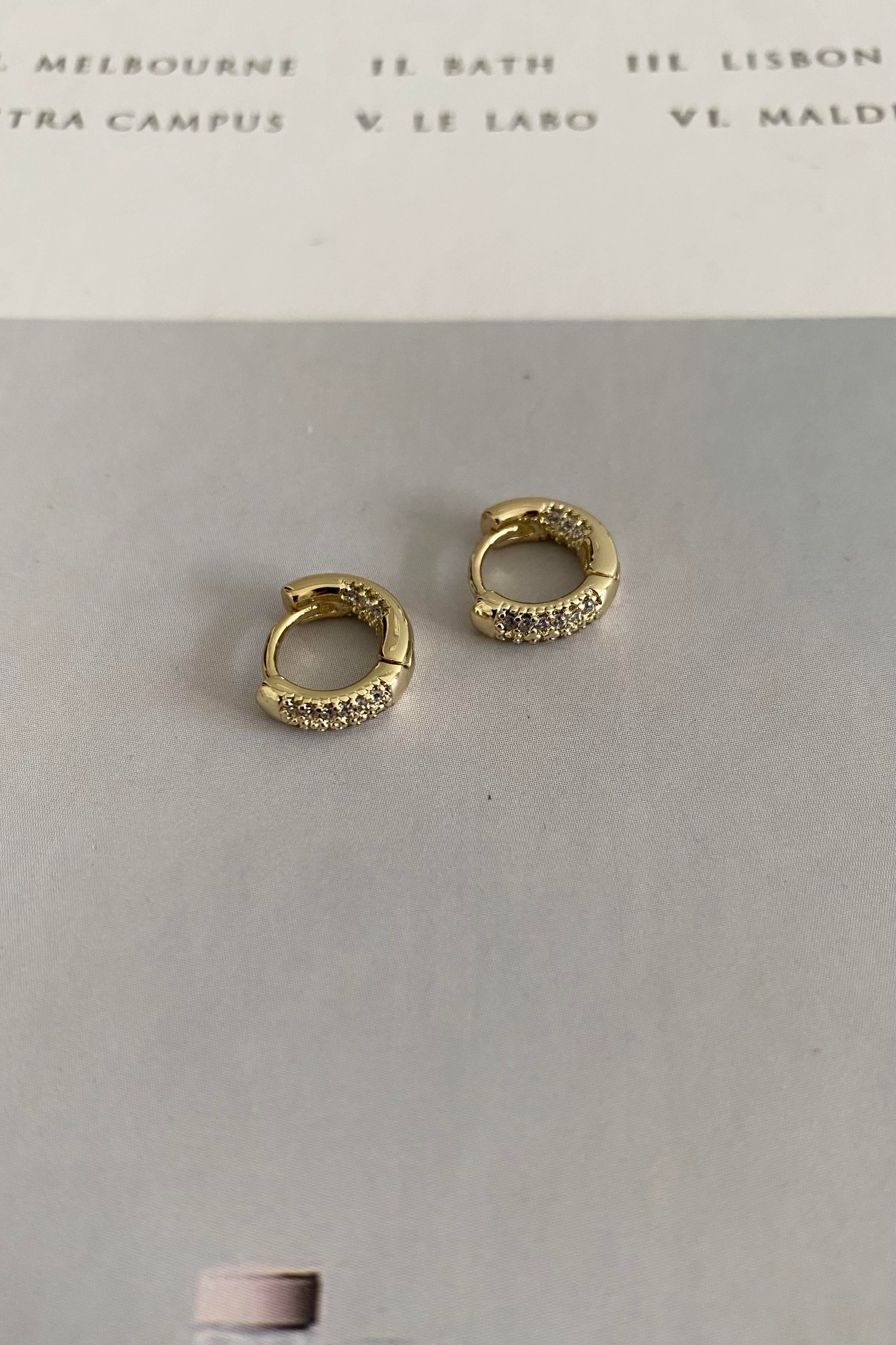 ÇİFT TARAF TAŞLI MİNİMAL HALKA KÜPE