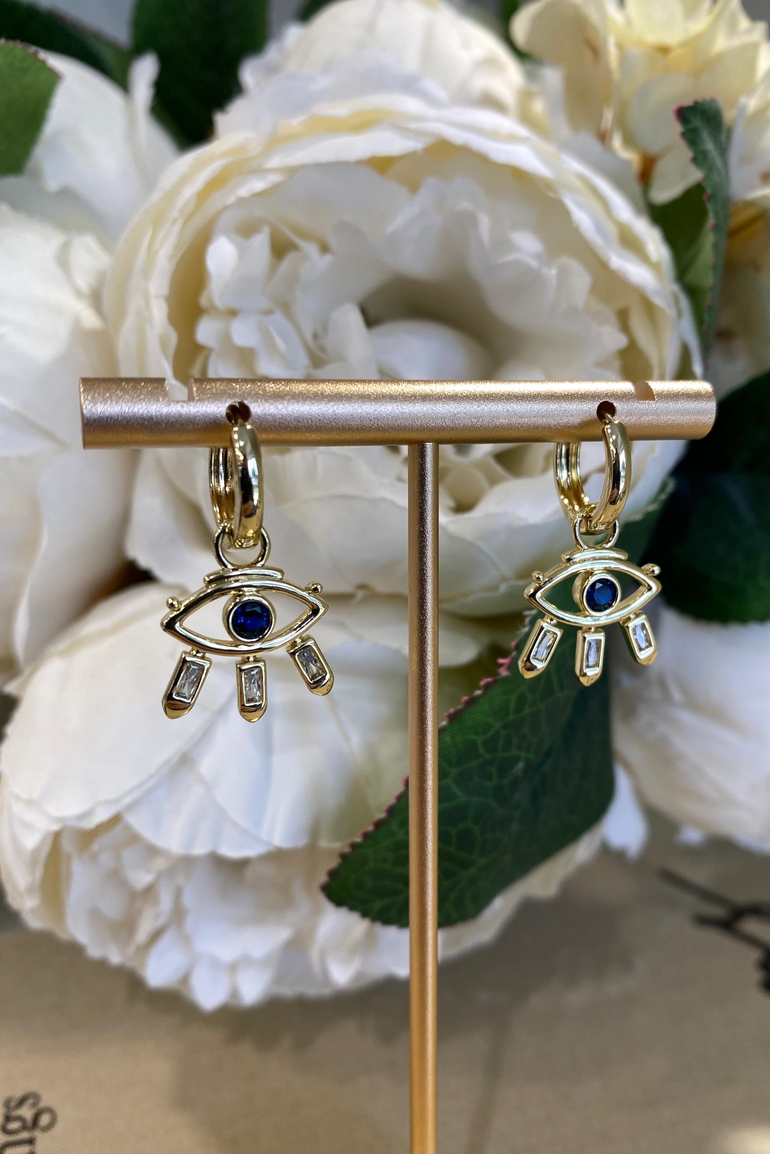 SİYAH TAŞLI GÖZ KÜPE