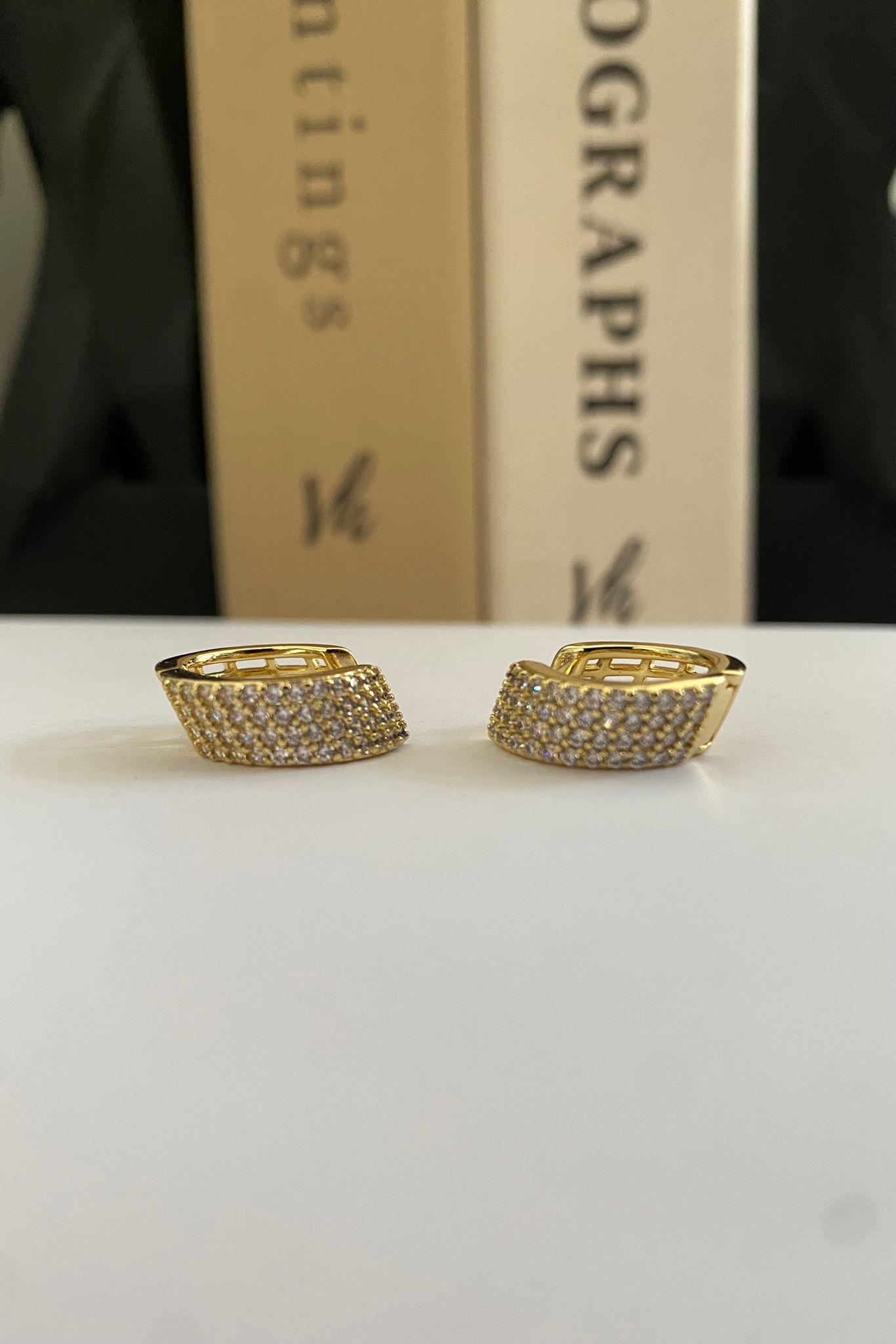 ZİRKON TAŞLI ASİMETRİK KÜPE