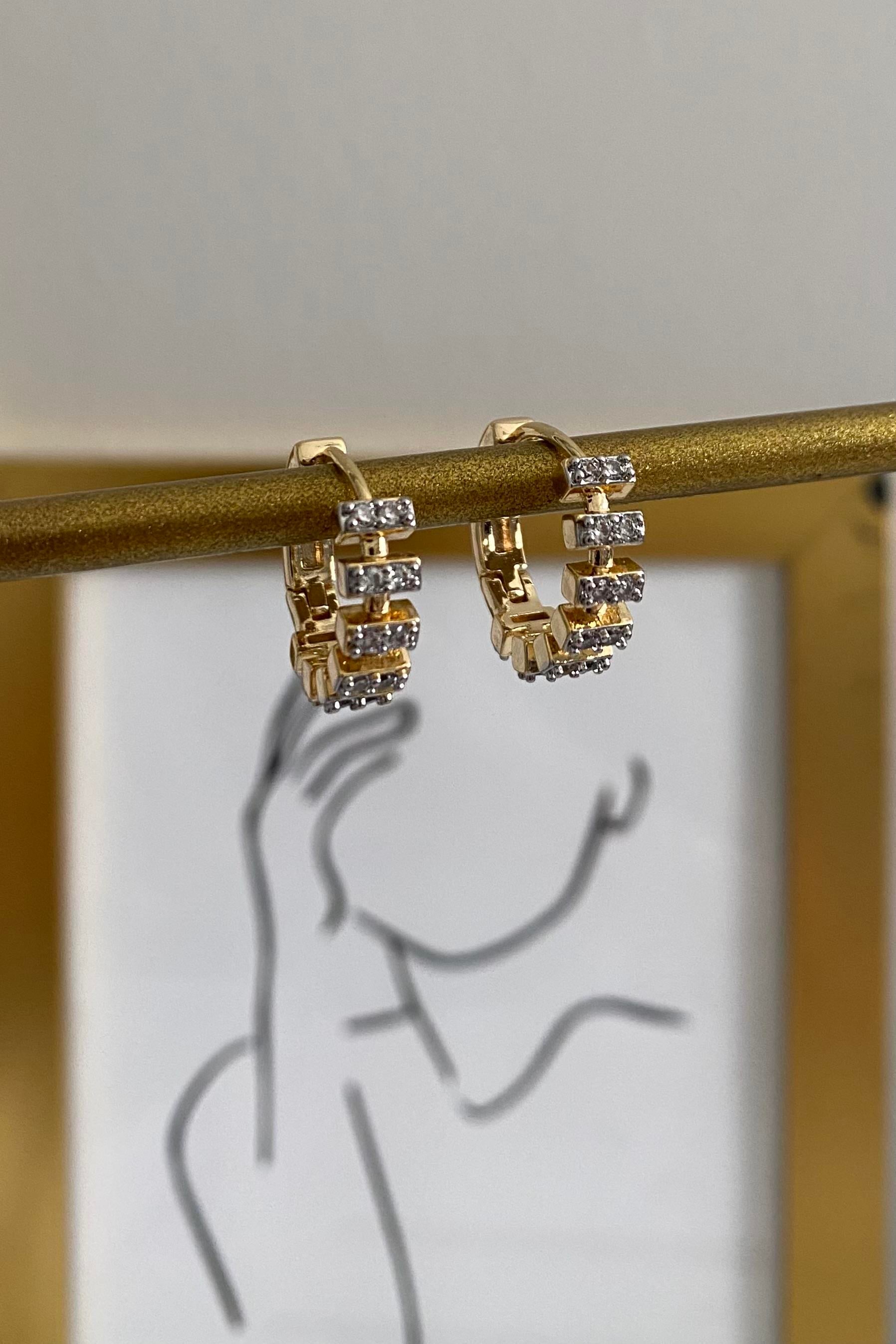 TAŞ KESİTLİ HALKA KÜPE 1,7cm