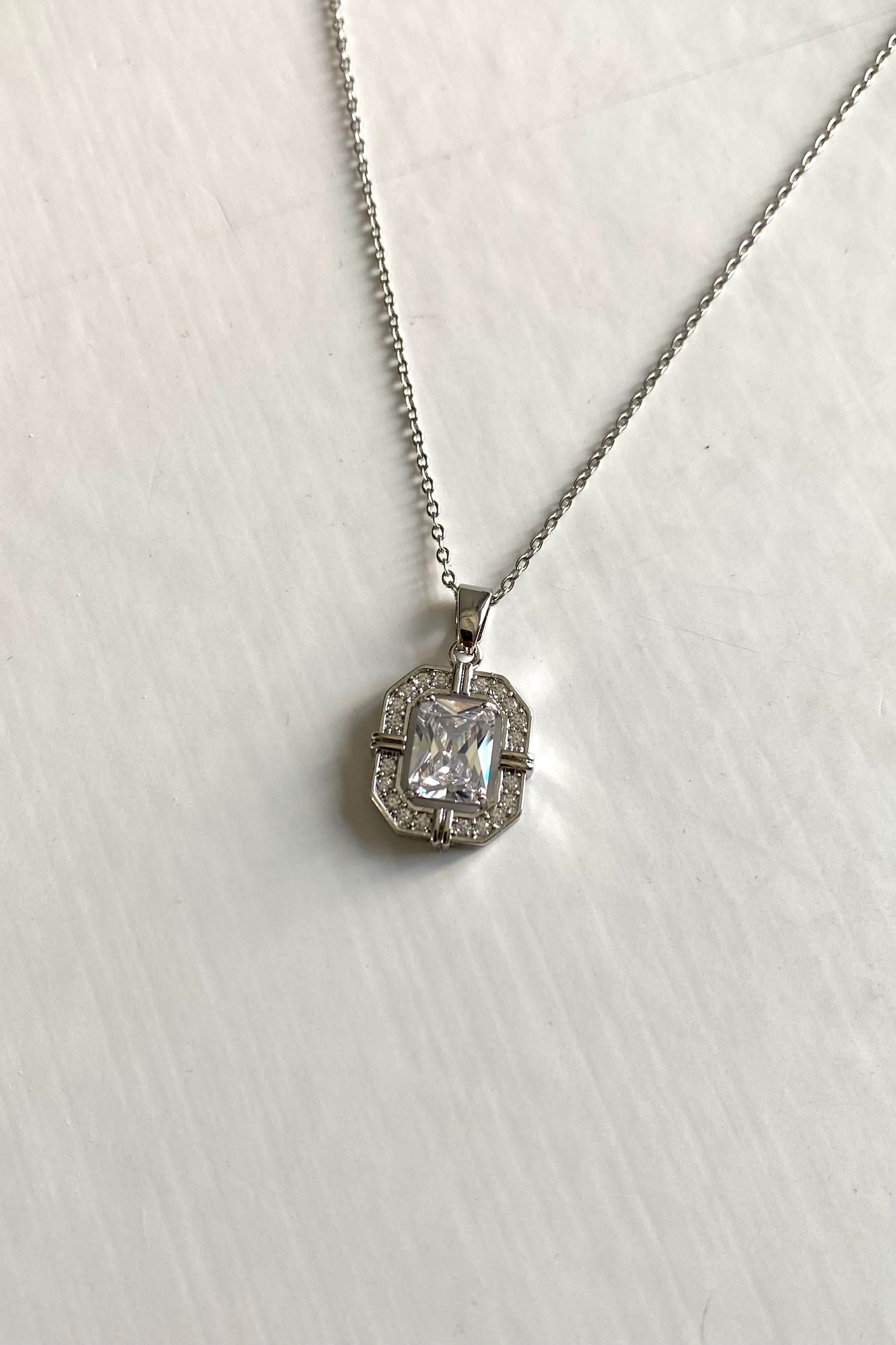 KARE BAGET TAŞLI ZİNCİR KOLYE