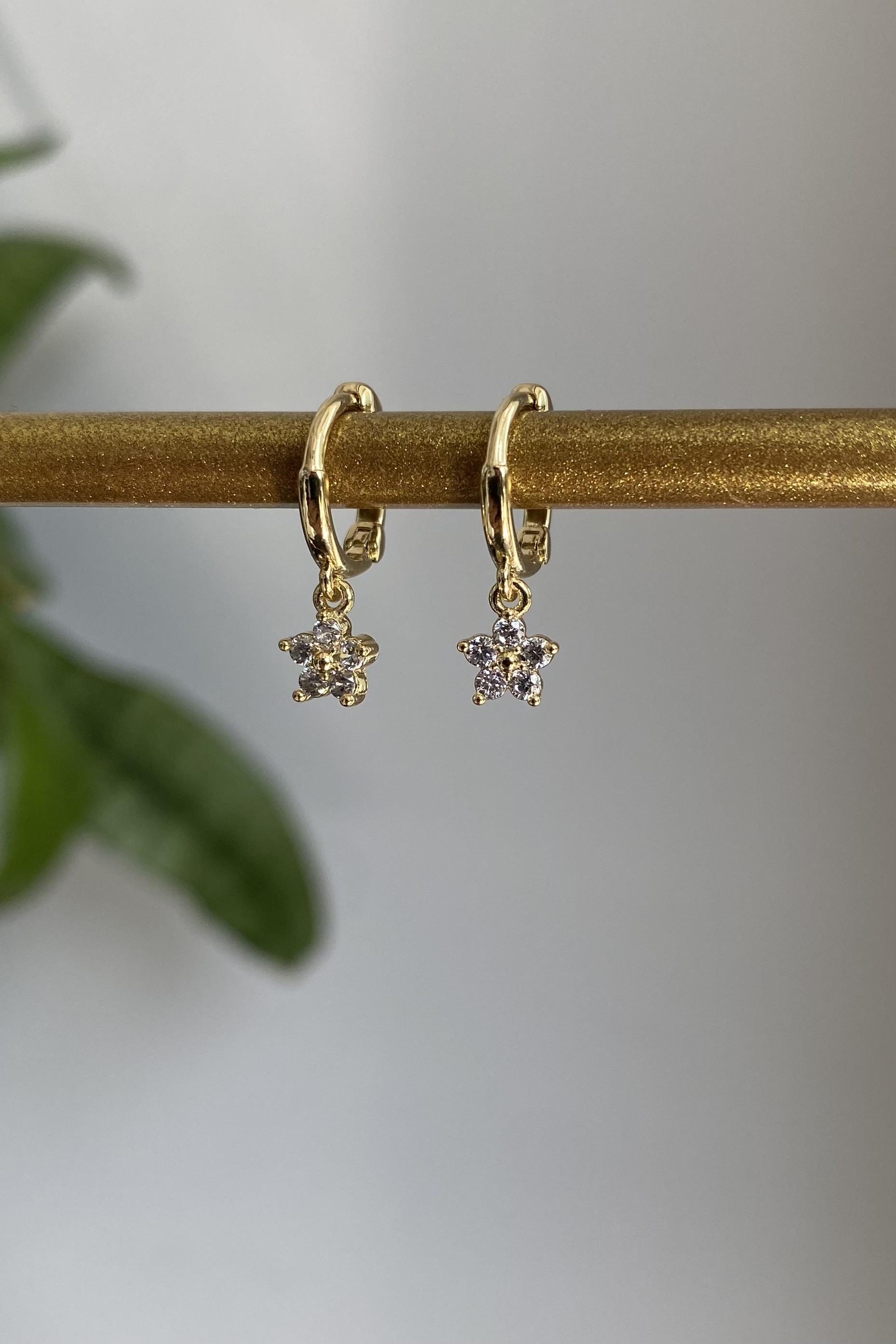 MİNİ TAŞLI ÇİÇEK HALKA KÜPE 1CM