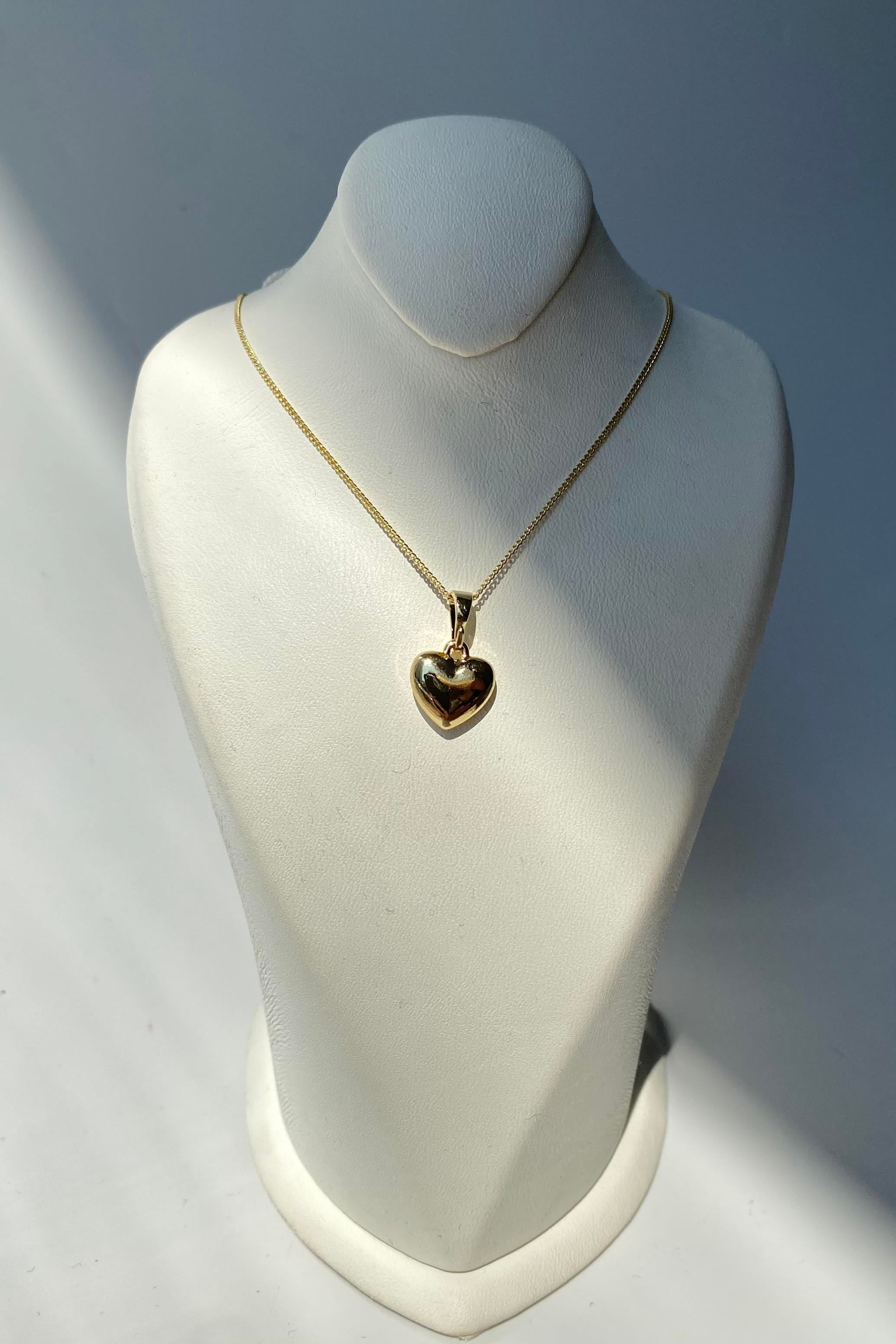 MİNİMAL MOTİFLİ KALP KOLYE