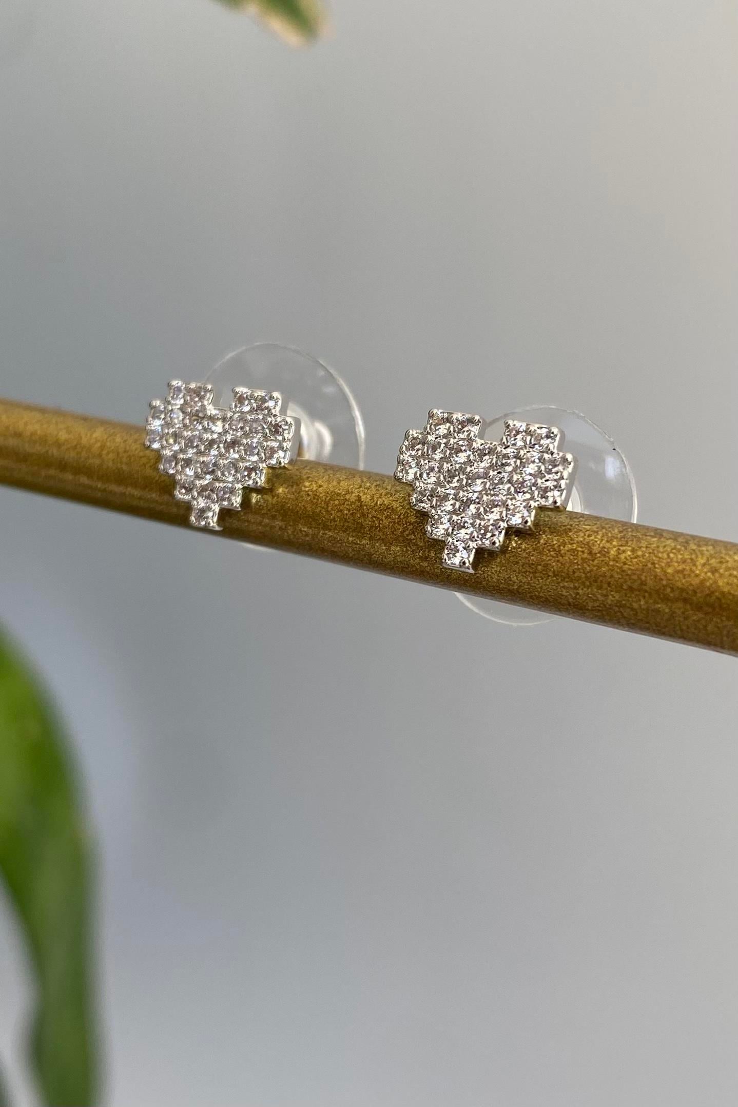 MİNİMAL TAŞLI KALP KÜPE