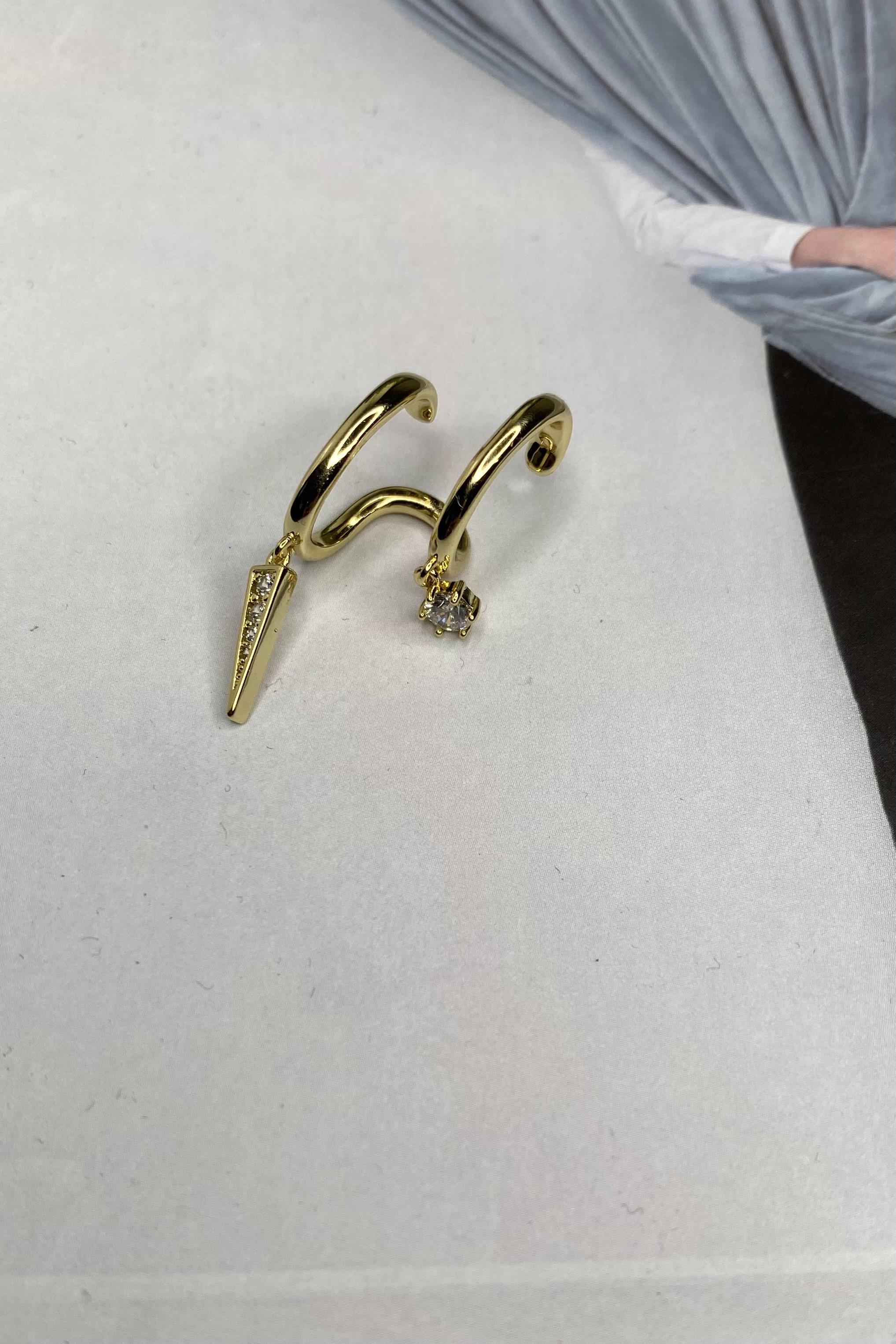 MIZRAK TAŞLI KIKIRDAK KÜPE