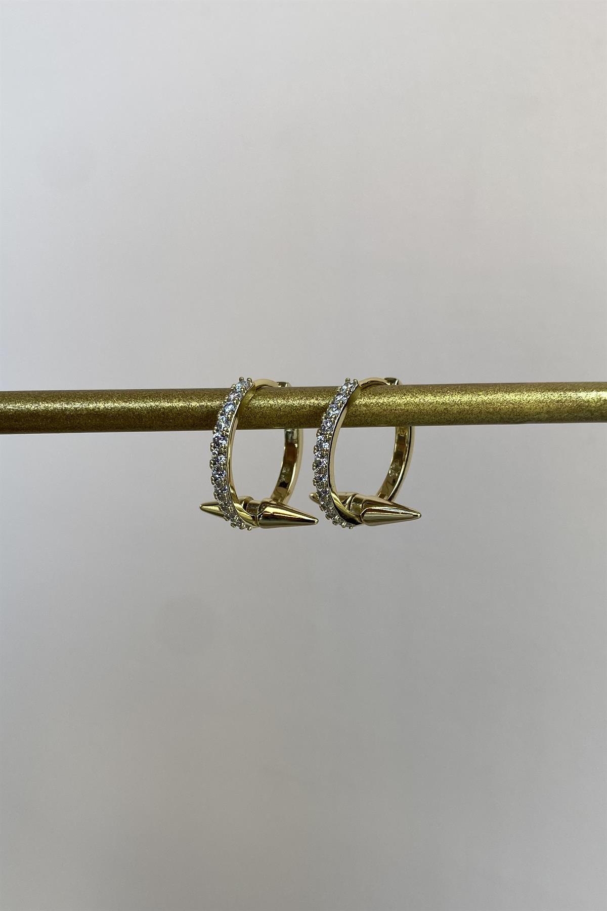 MIZRAK UÇLU TAŞLI HALKA KÜPE 1,3cm