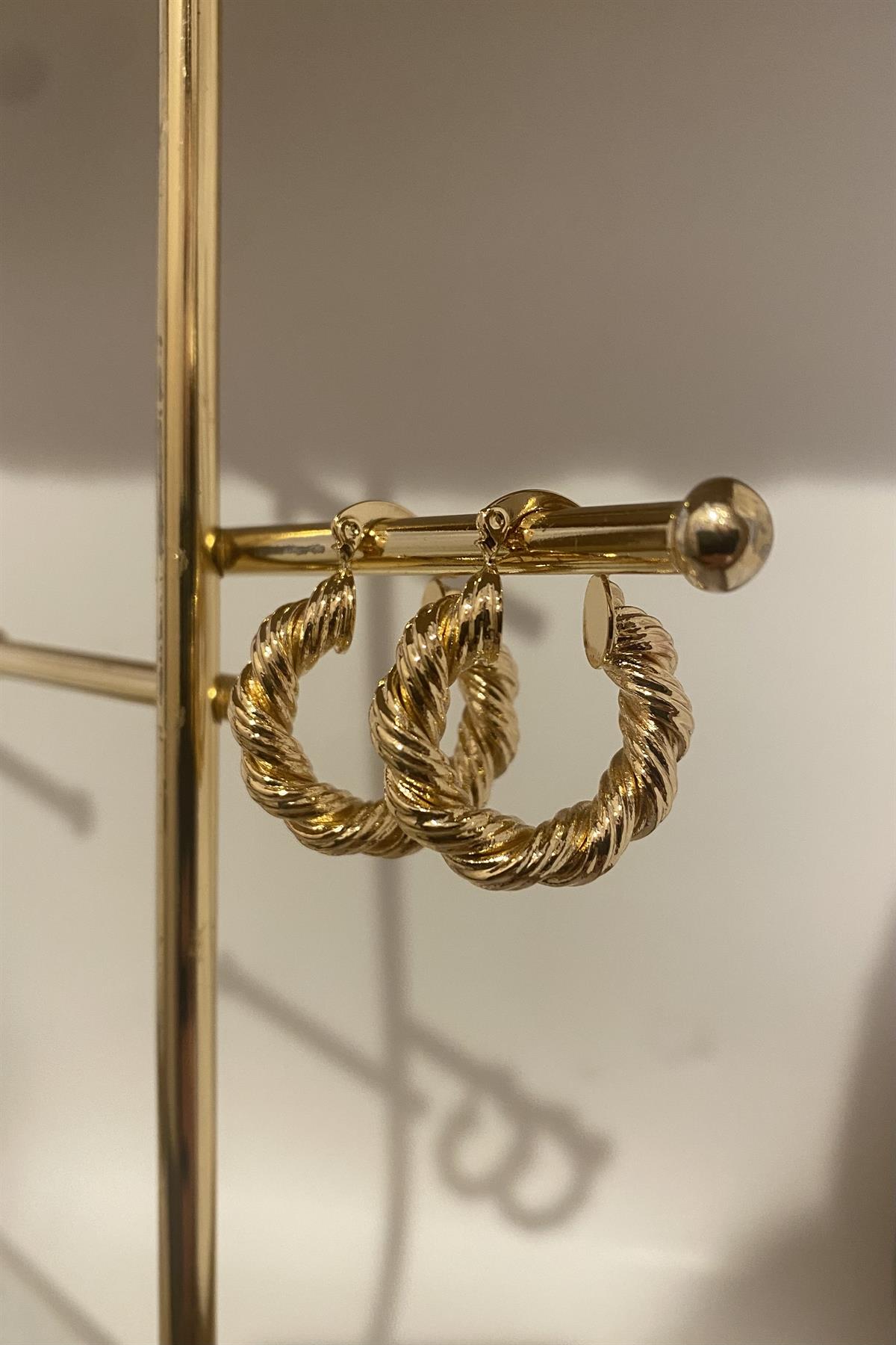 MOTİFLİ BURGU HALKA KÜPE 2,5cm