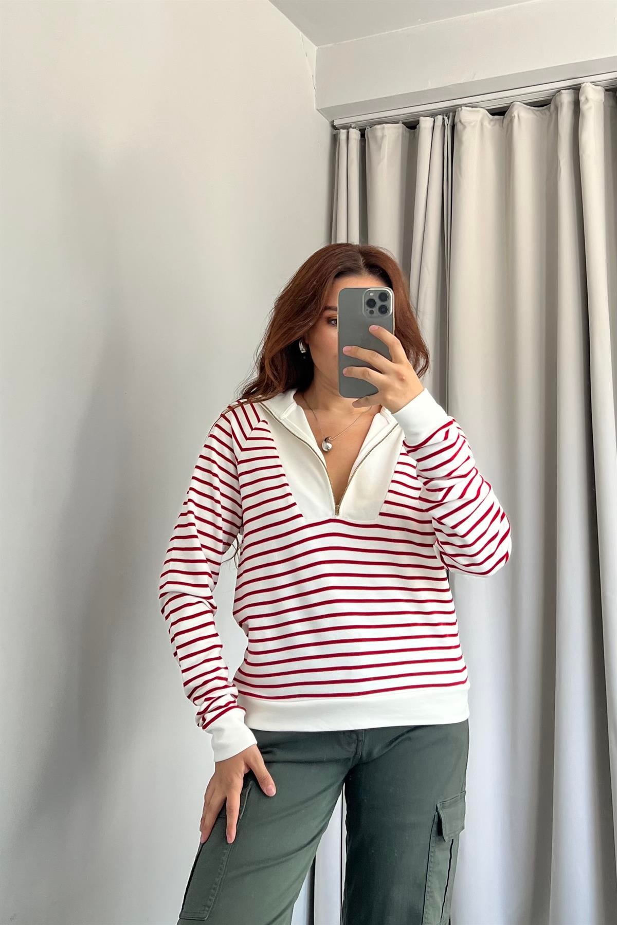 ÖNÜ FERMUARLI ÇİZGİLİ SWEATSHIRT
