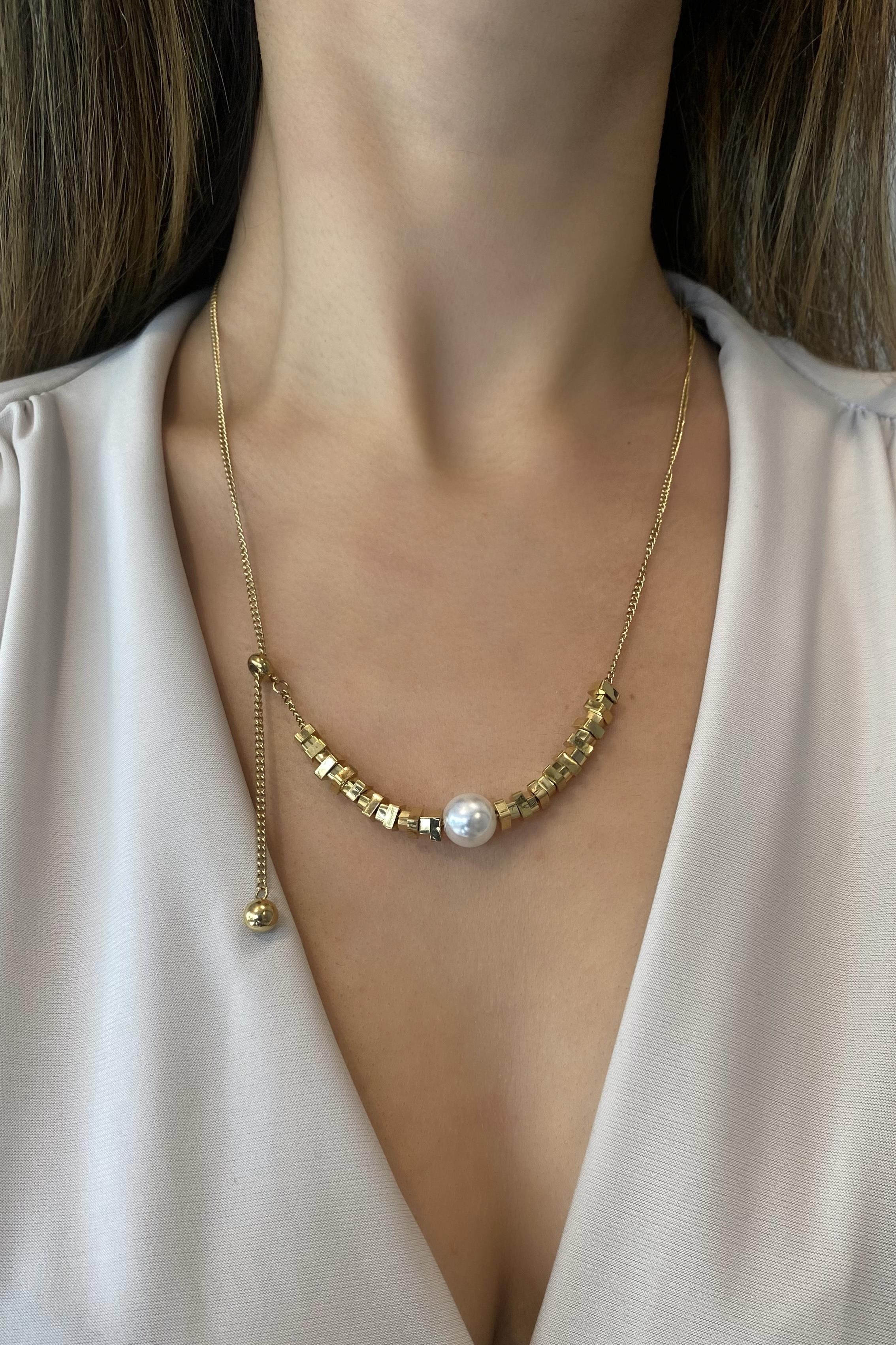 ORTASI İNCİ TIRTIKLI KOLYE