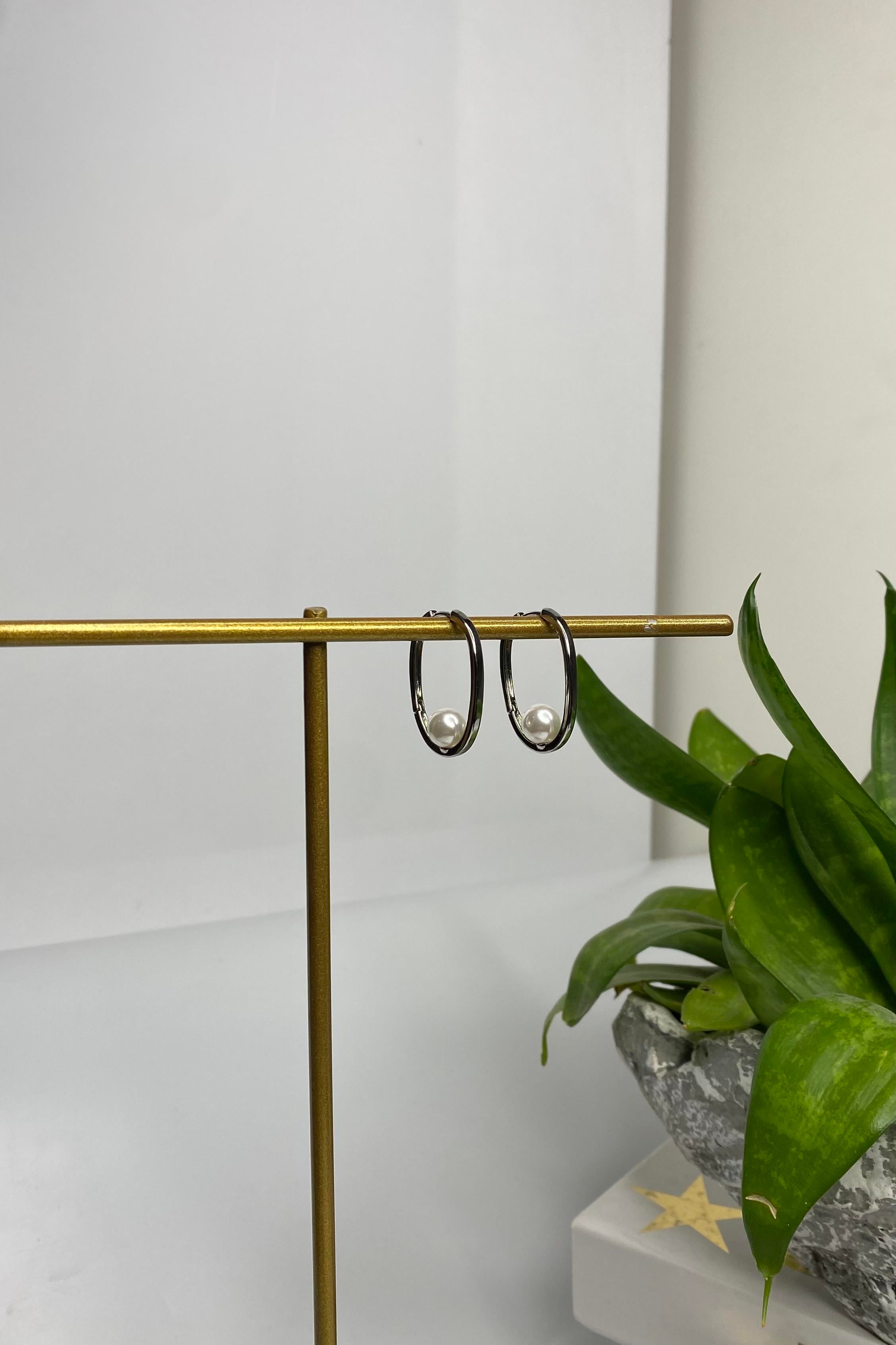 ORTASI İNCİLİ OVAL KÜPE 3cm