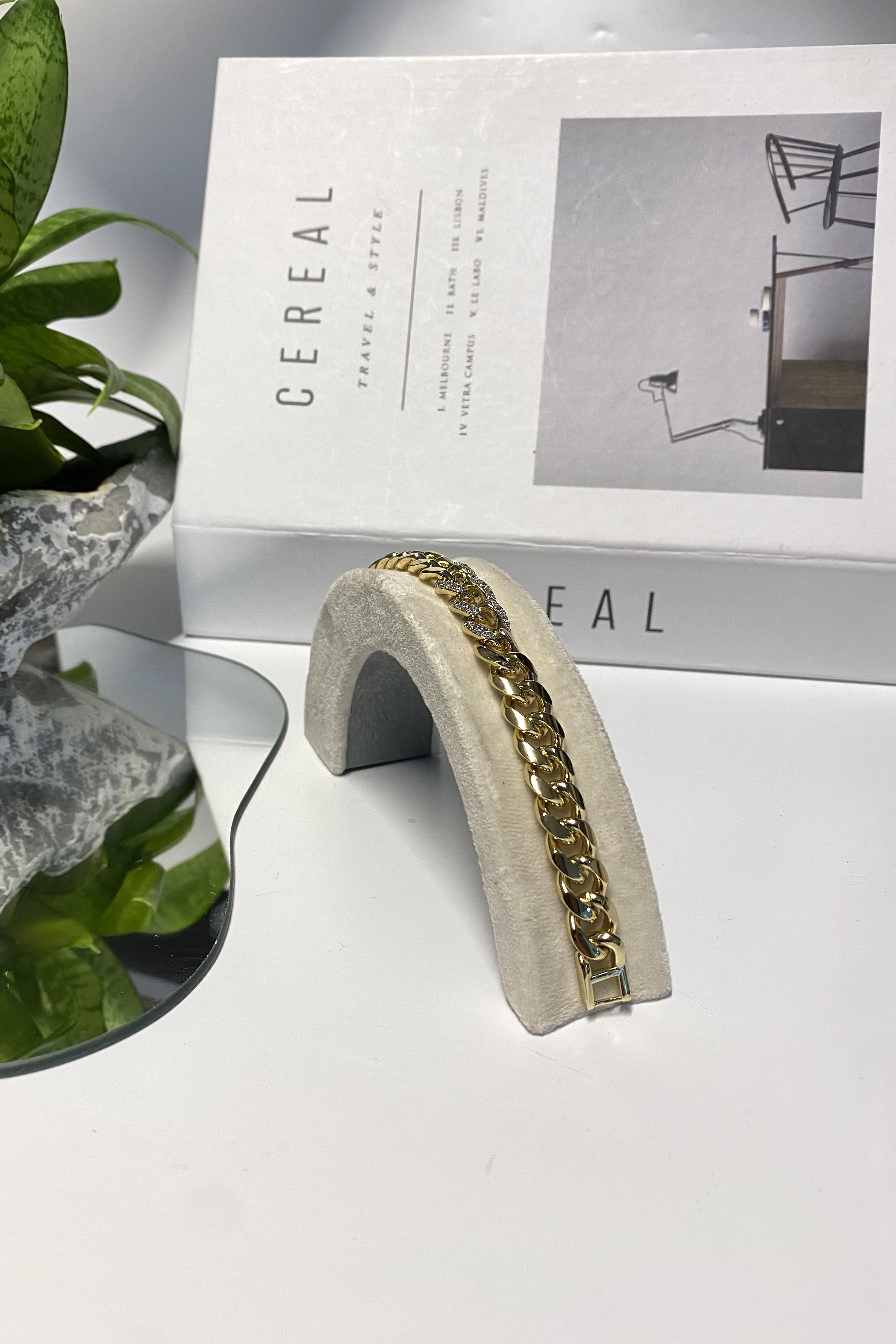 ORTASI TAŞLI GURMET BİLEZİK