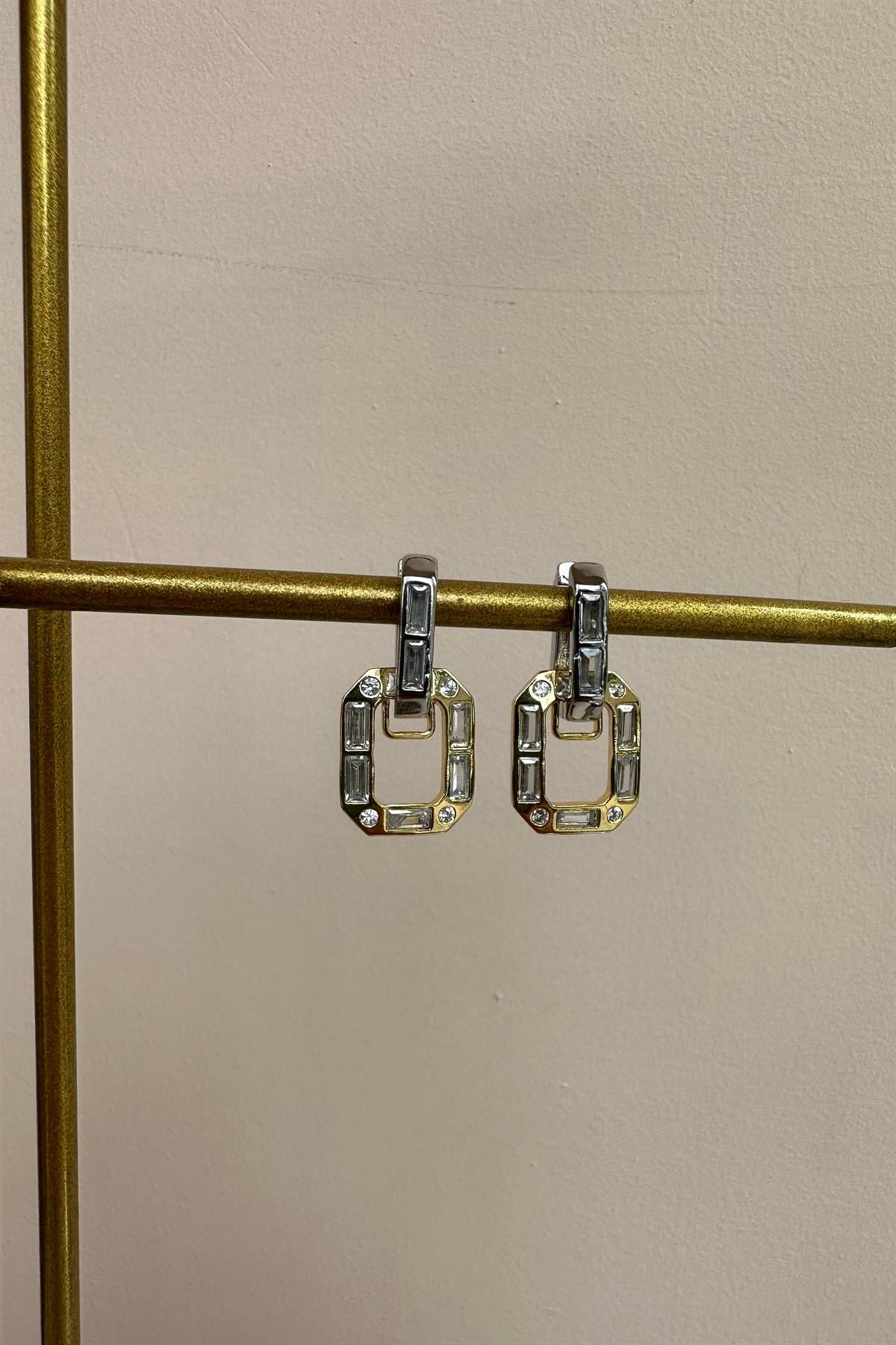 OVAL BAGET TAŞ GEÇİRİLMİŞ KÜPE