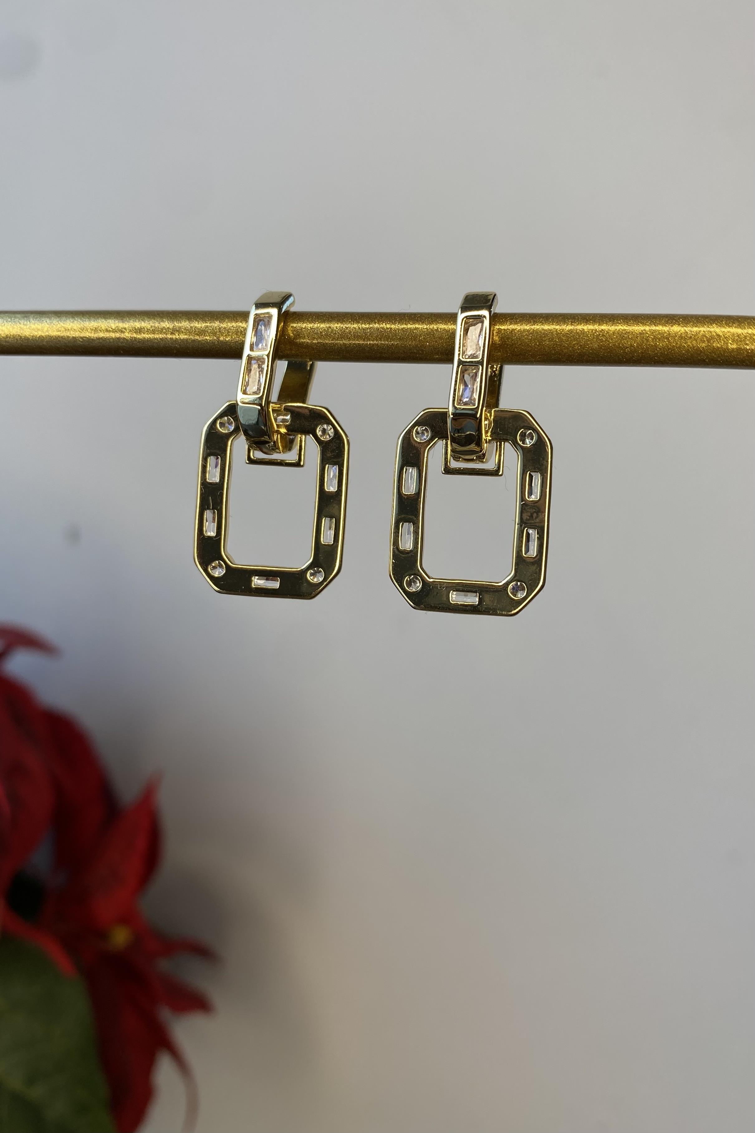 OVAL BAGET TAŞLI KÜPE