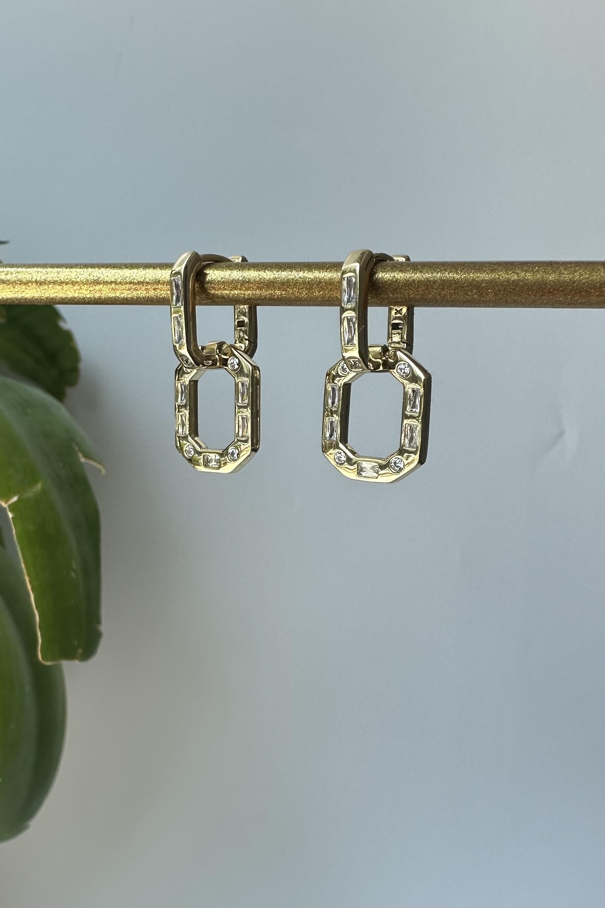 OVAL BAGET TAŞLI KÜPE