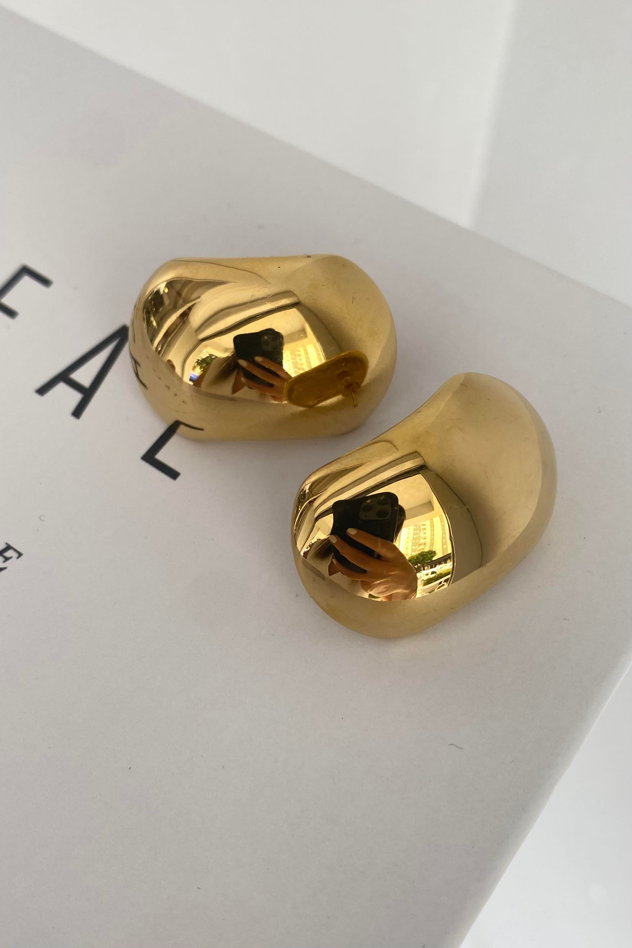 OVAL BOMBELİ ÇİVİ KÜPE