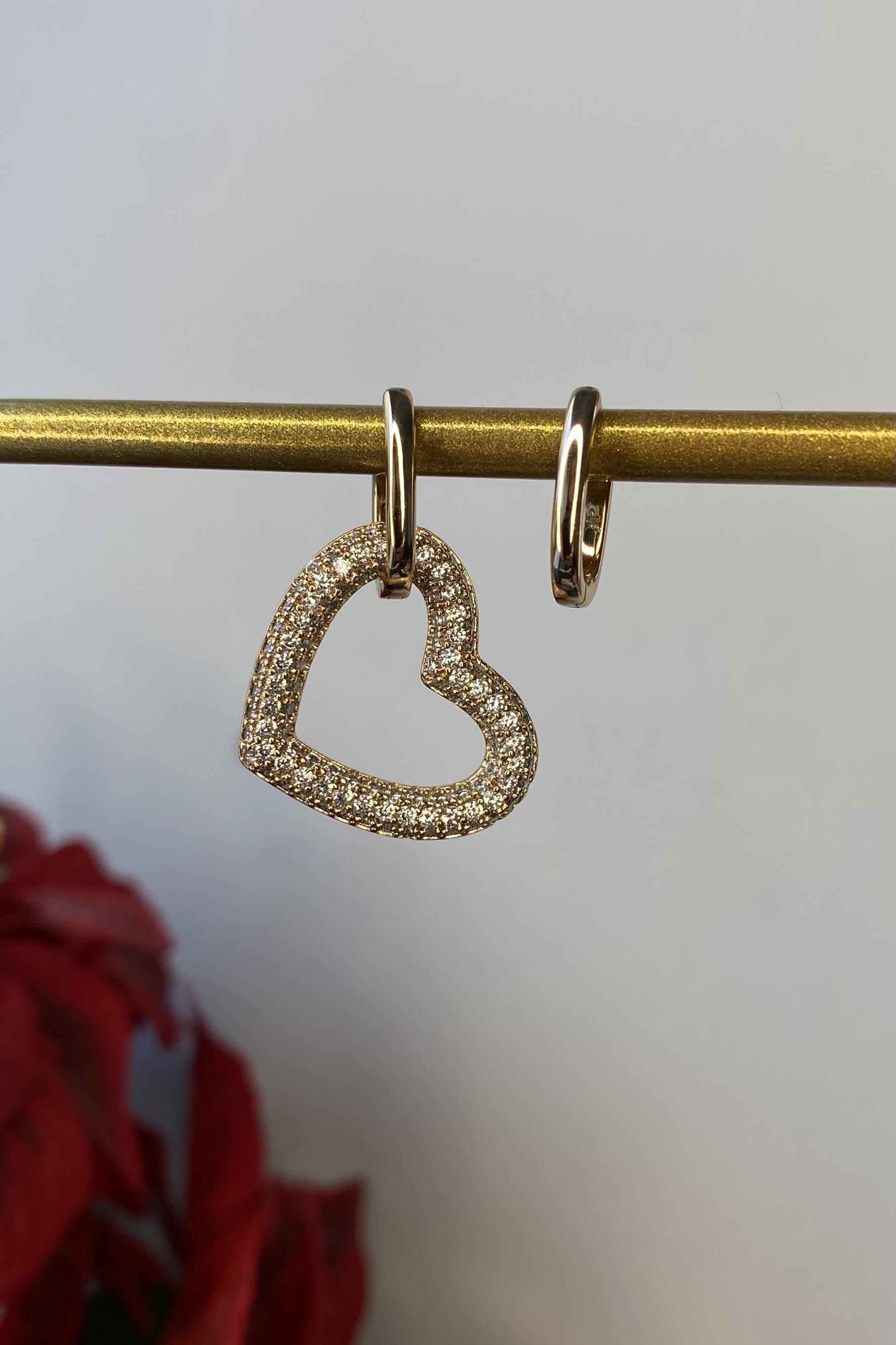 OVAL MODEL ZİRKON KALP GEÇİRMELİ KÜPE