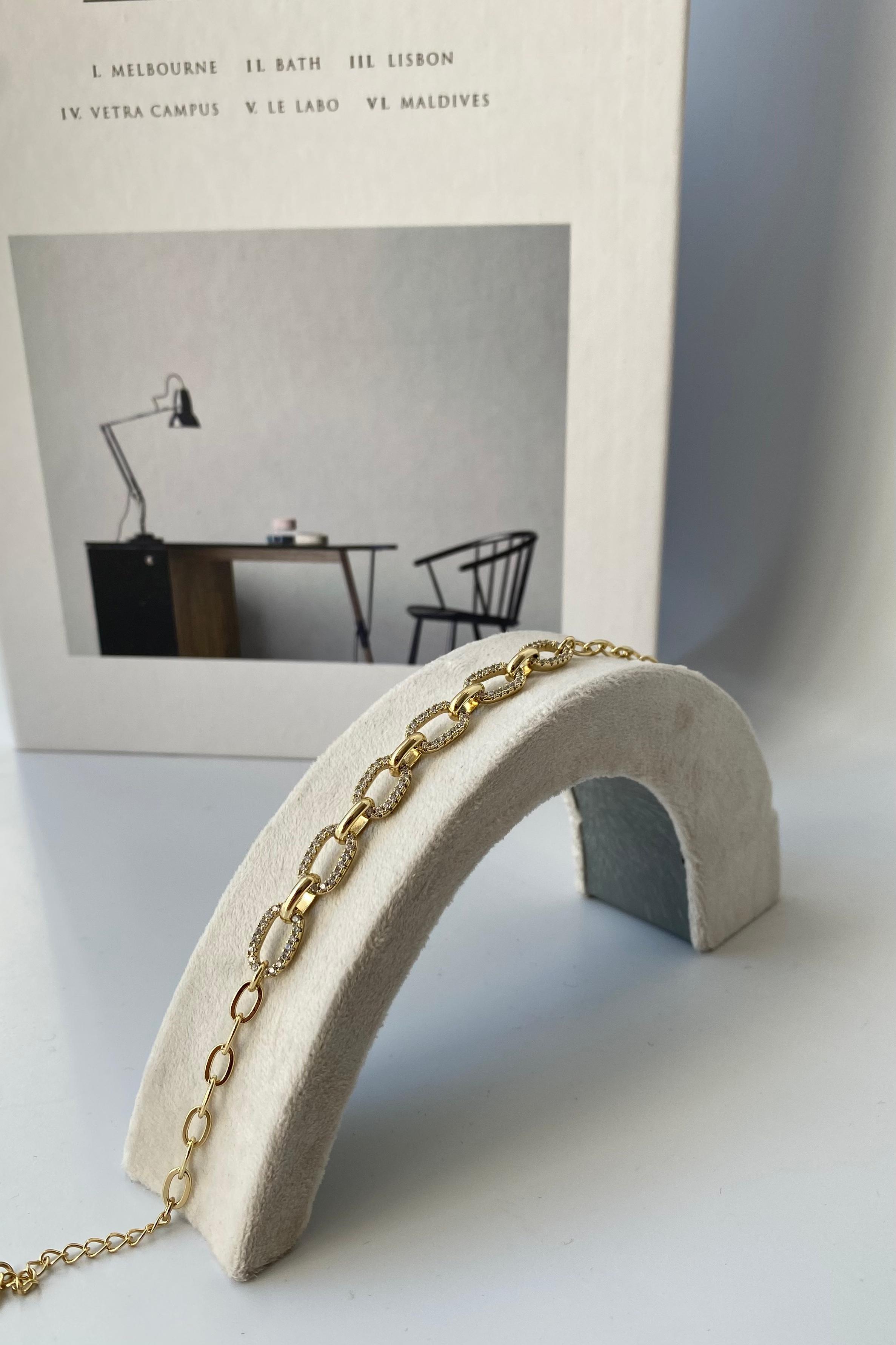 OVAL TAŞLI ATAÇ BİLEZİK