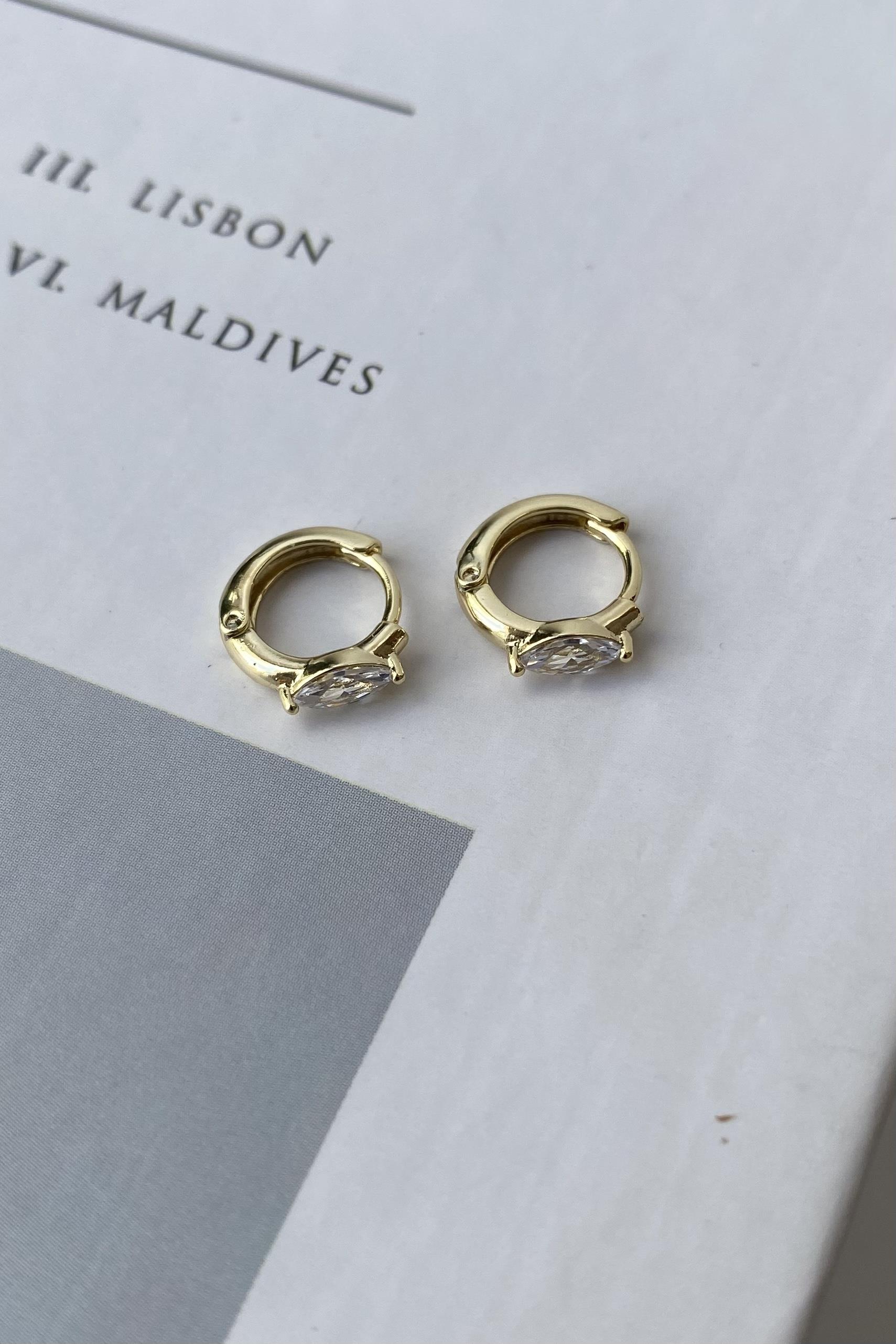 OVAL TAŞLI HALKA KÜPE 1CM