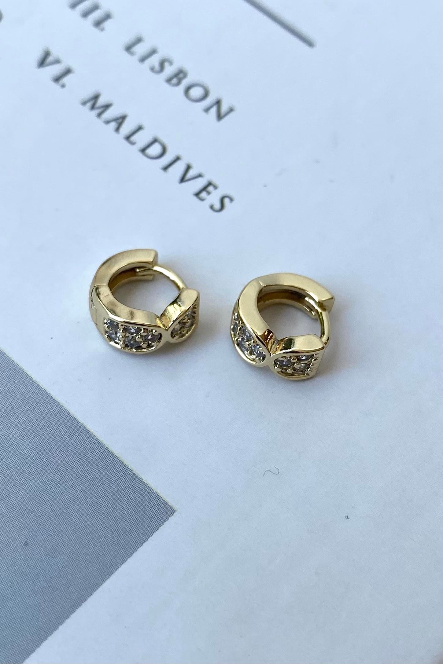 OVAL TAŞLI MİNİMAL KÜPE 1 CM