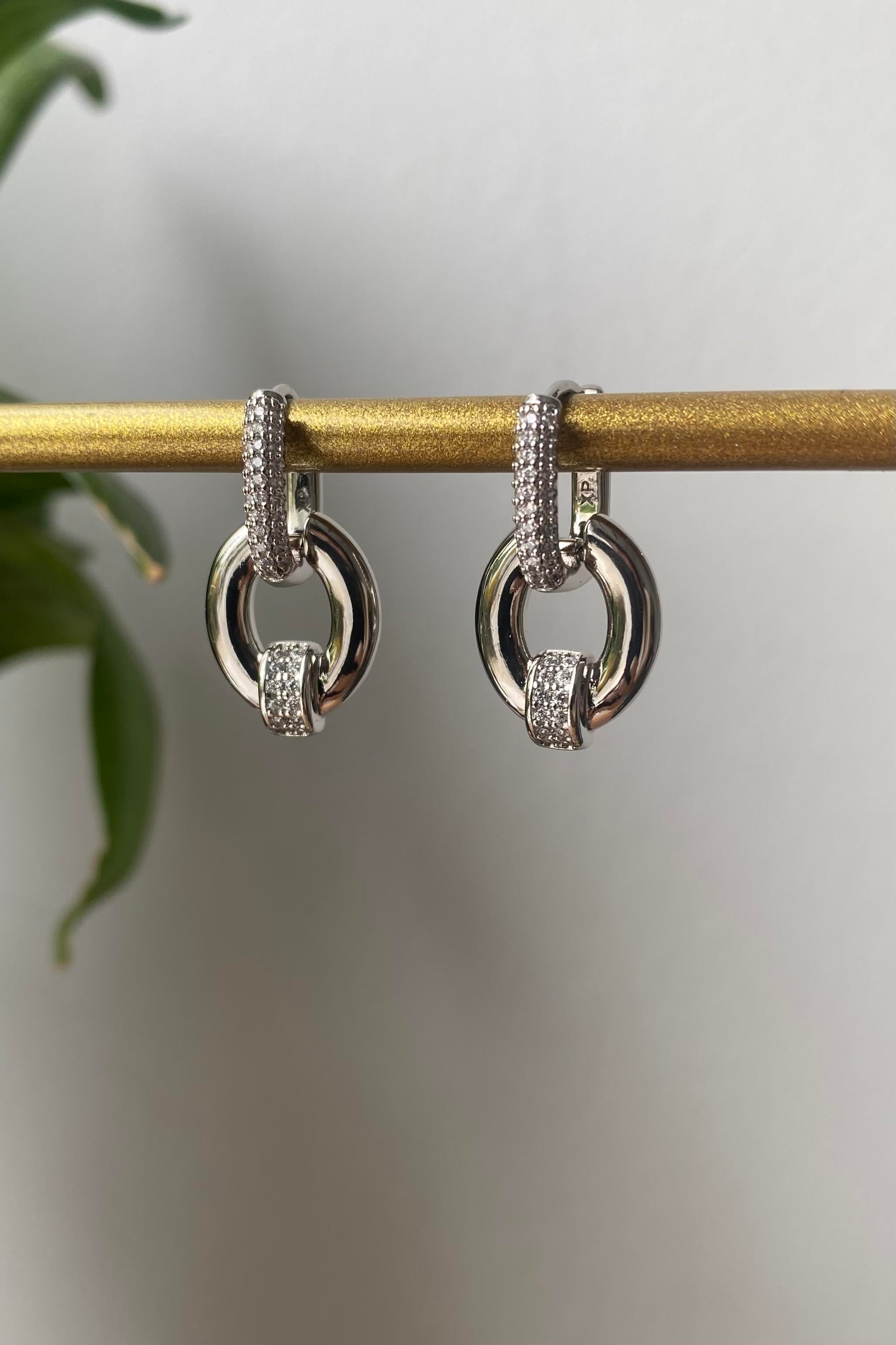 OVAL UÇLU KARE HALKA KÜPE