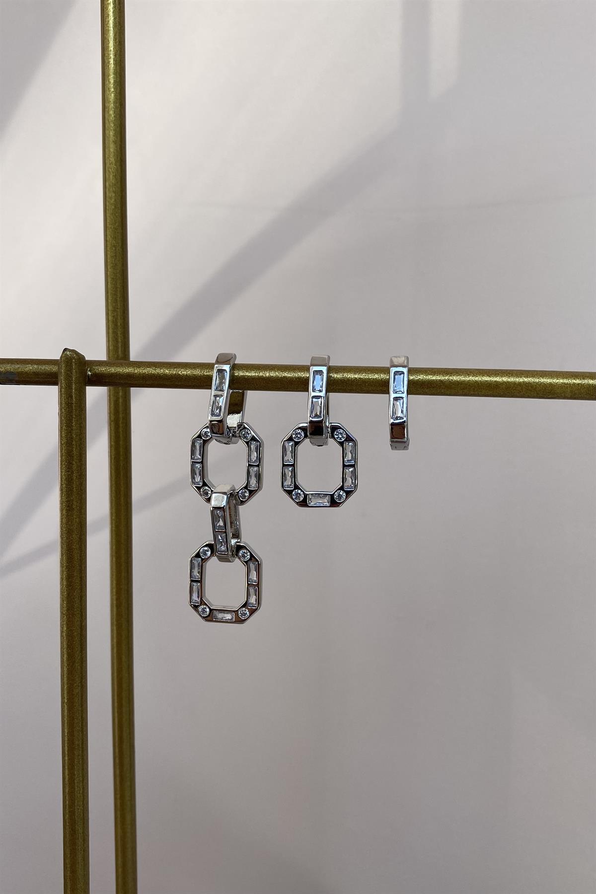 OVAL VIP BAGET TAŞ ÜÇLÜ KÜPE