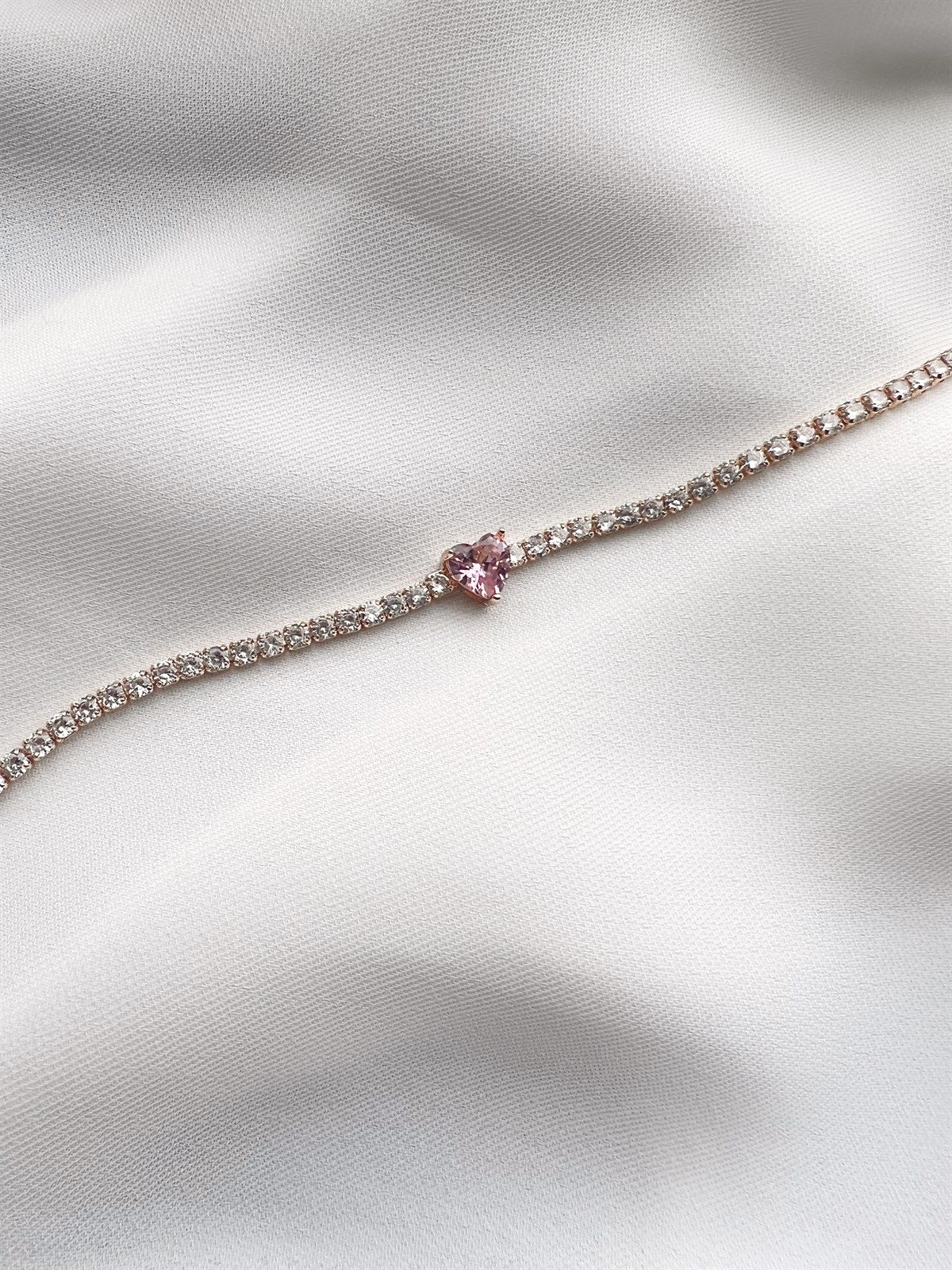 PEMBE KALPLİ SU YOLU HALHAL