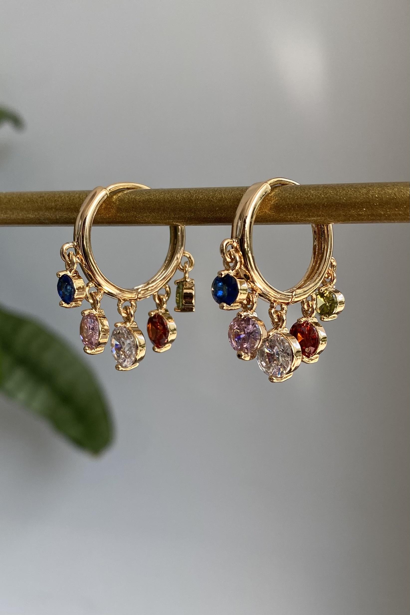 RENKLİ TAŞLI SHAKIRA KÜPESİ