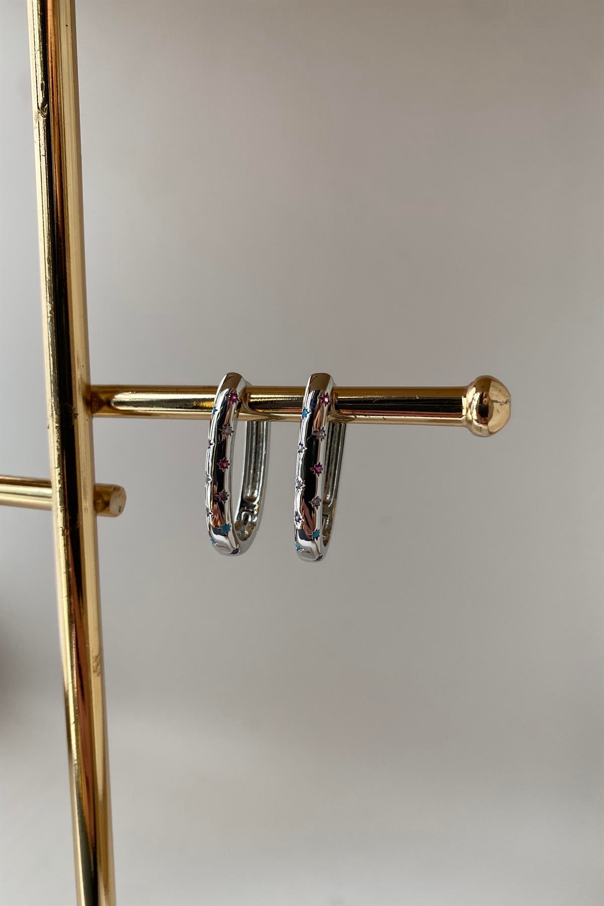 RENKLİ TAŞLI U MODEL HALKA KÜPE 2,5cm