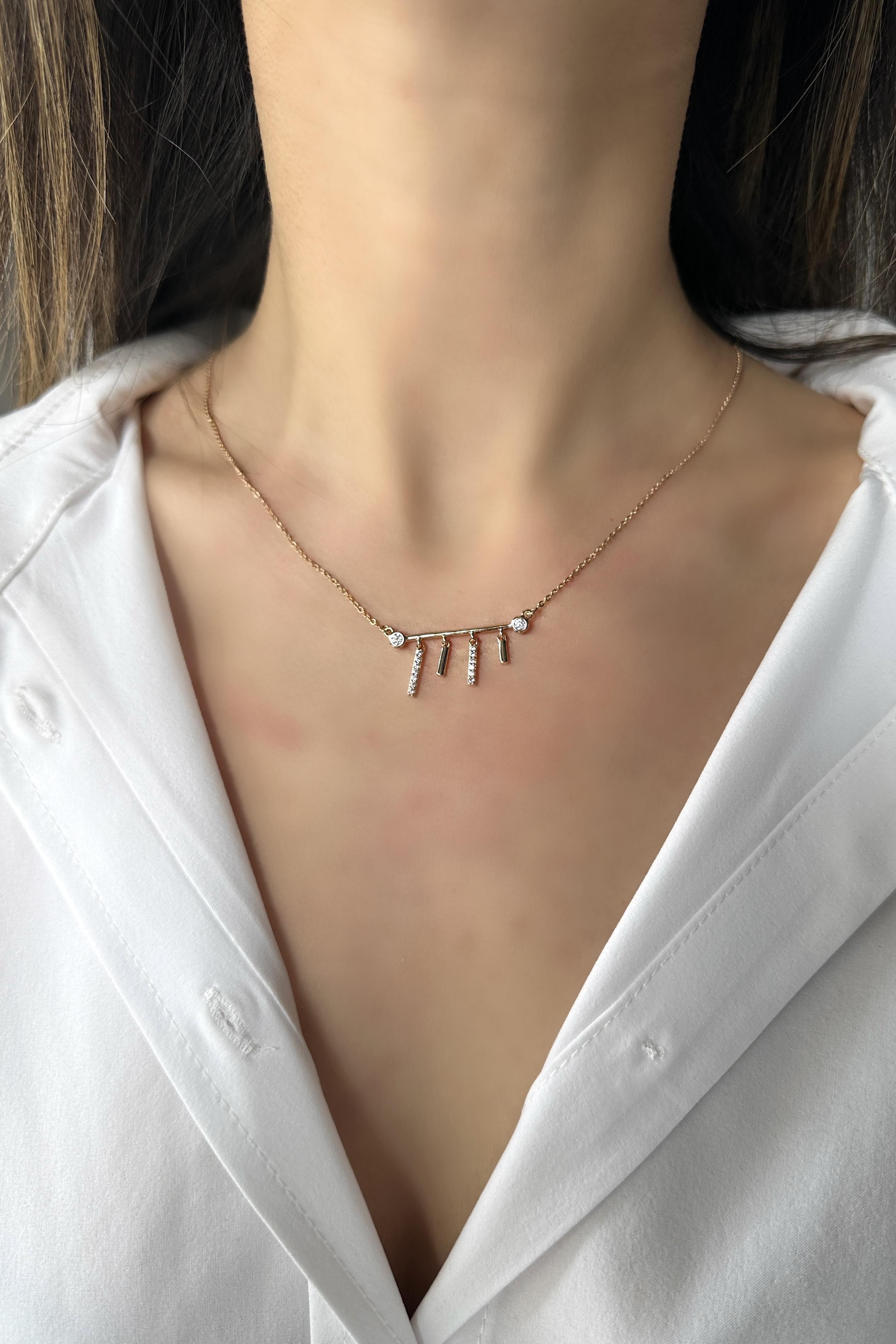 SARKINTILI ÇUBUK KOLYE