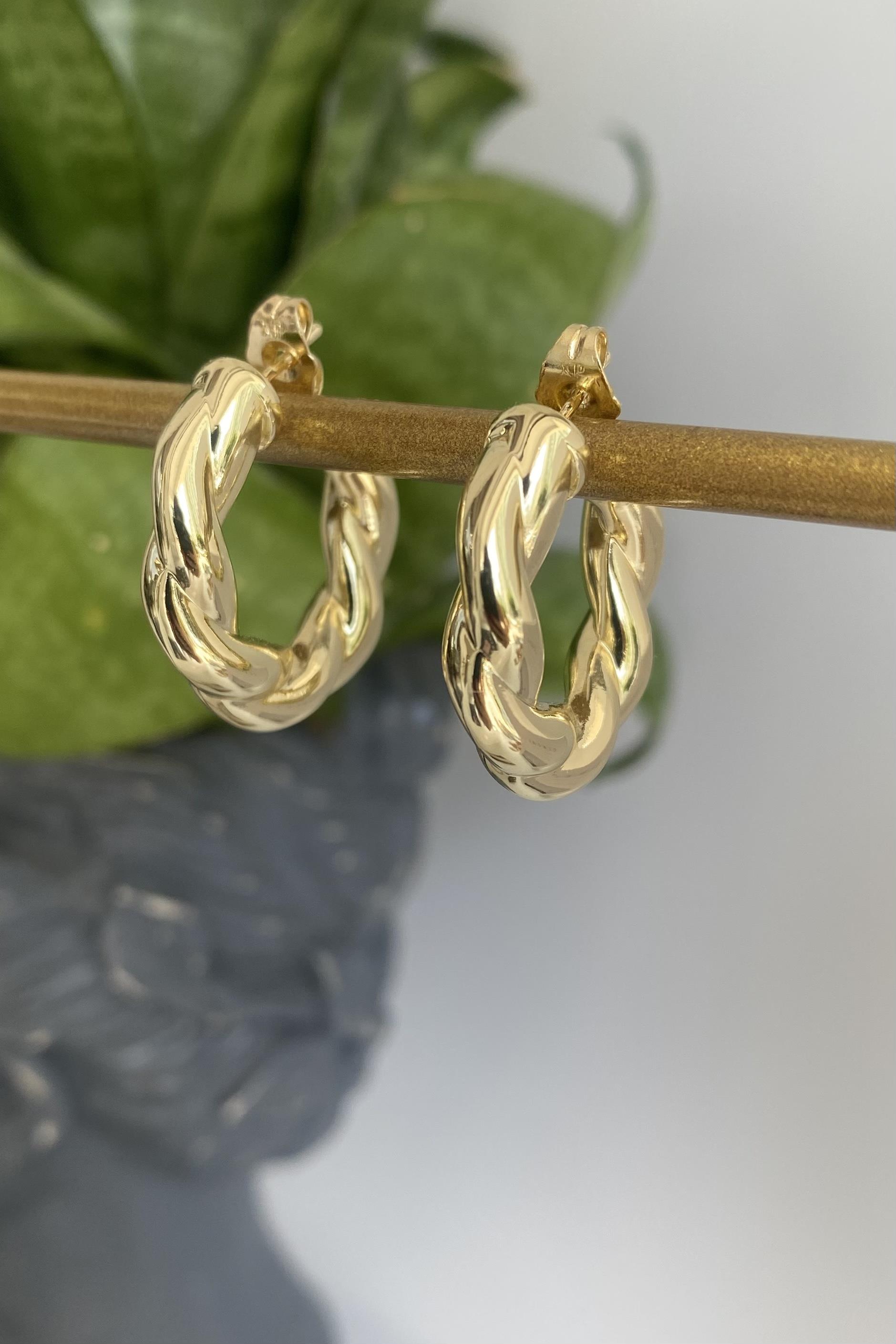 SARMAL ÇİVİ KÜPE