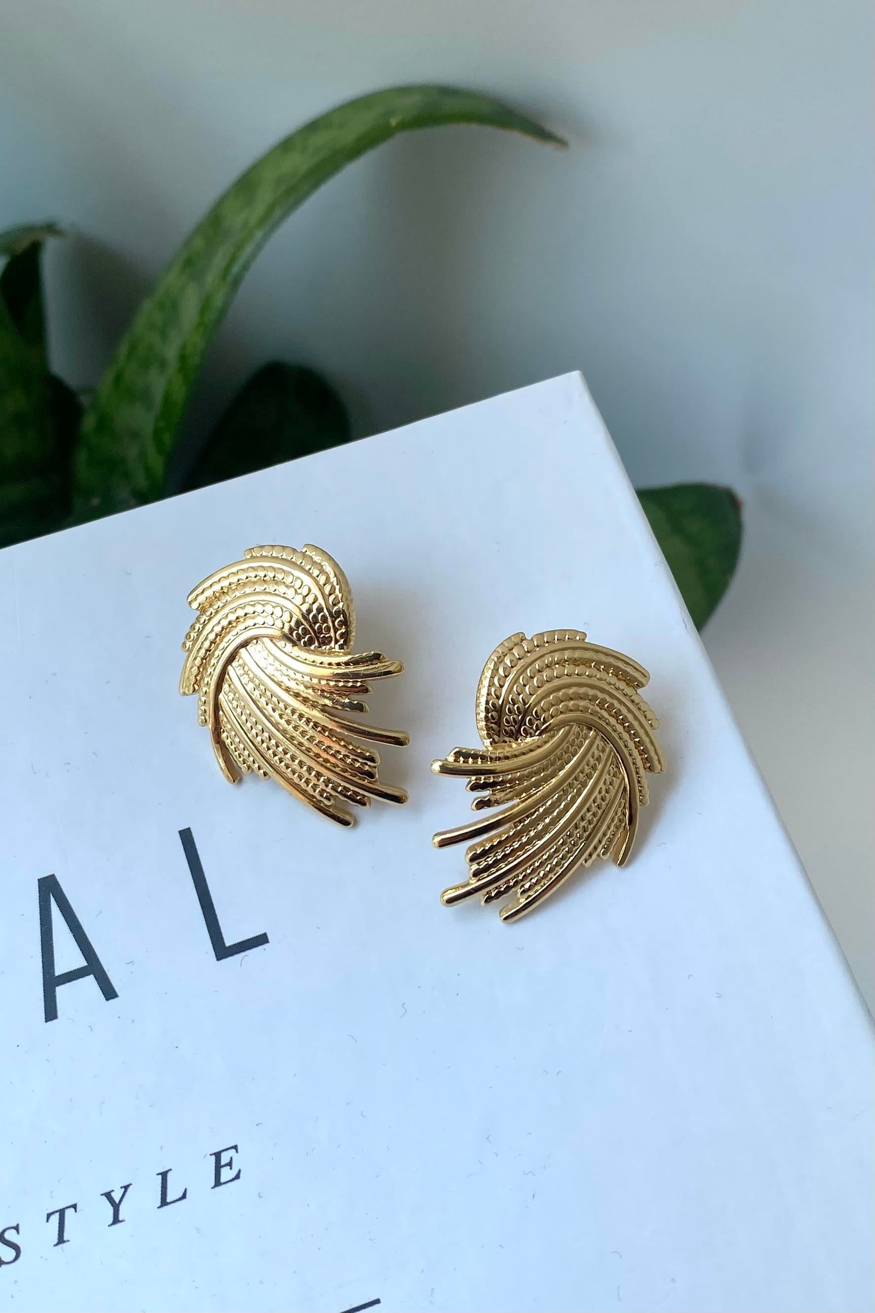 SARMAL GİRDAP KÜPE