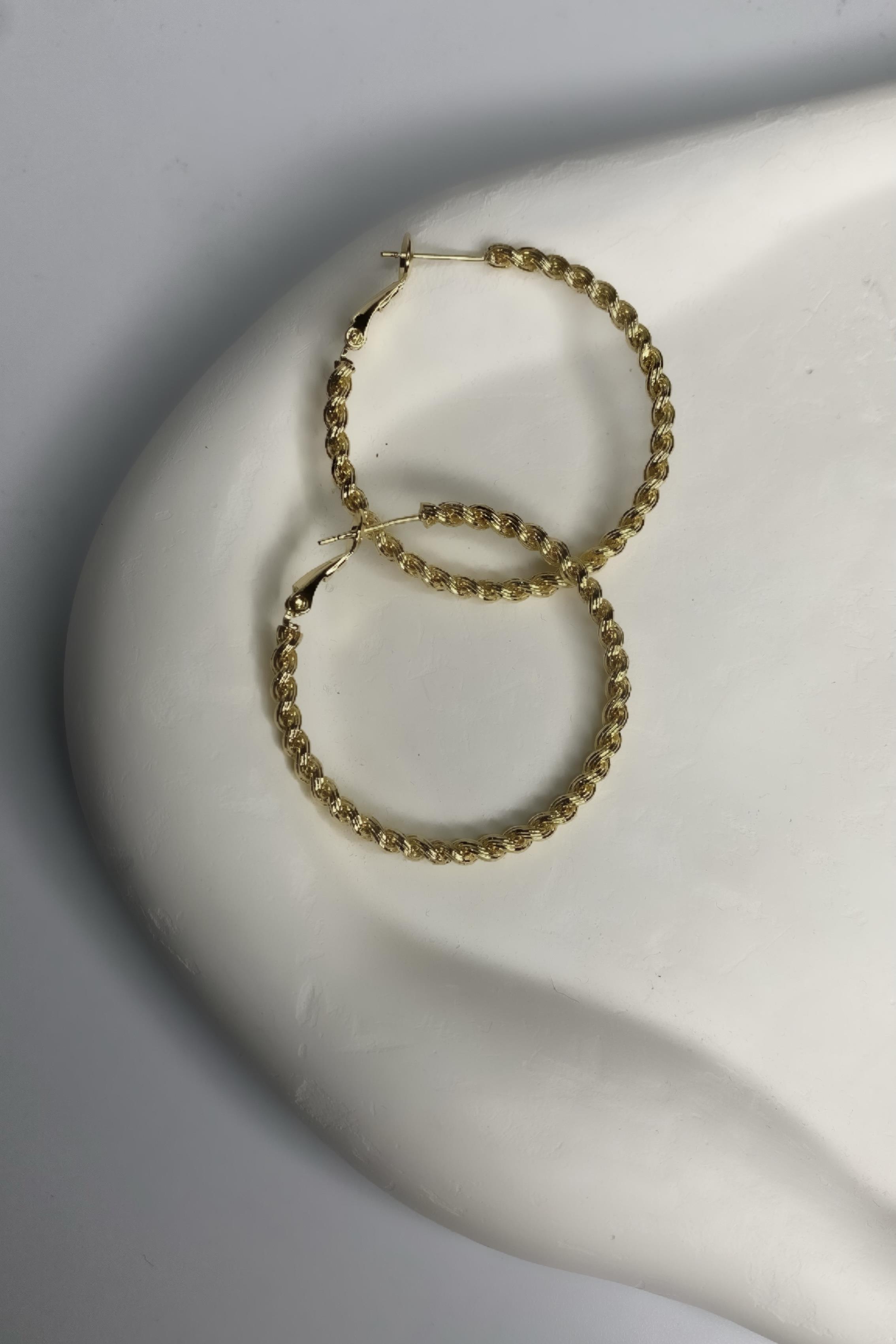 SARMAL İZLİ HALKA KÜPE 2CM