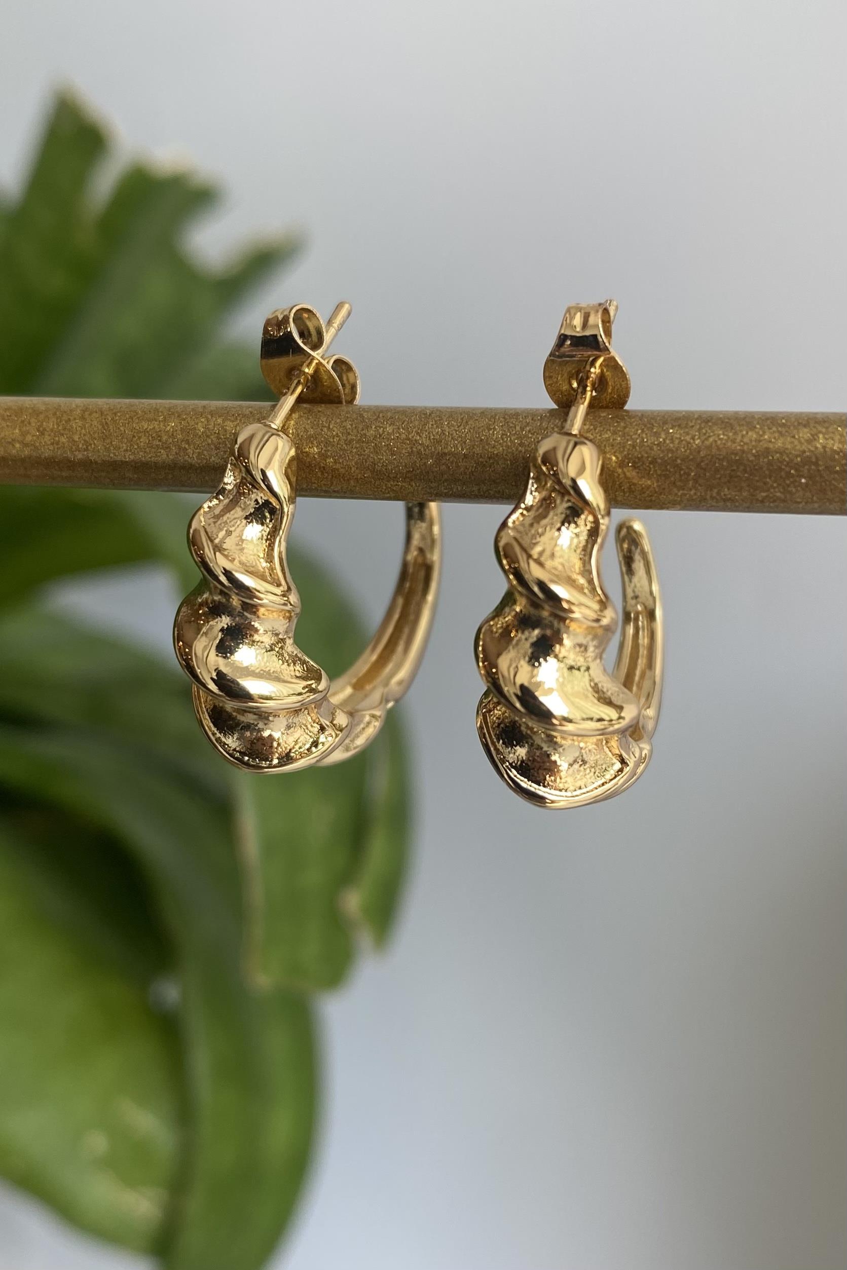 SARMAL YARIM ÇİVİ KÜPE