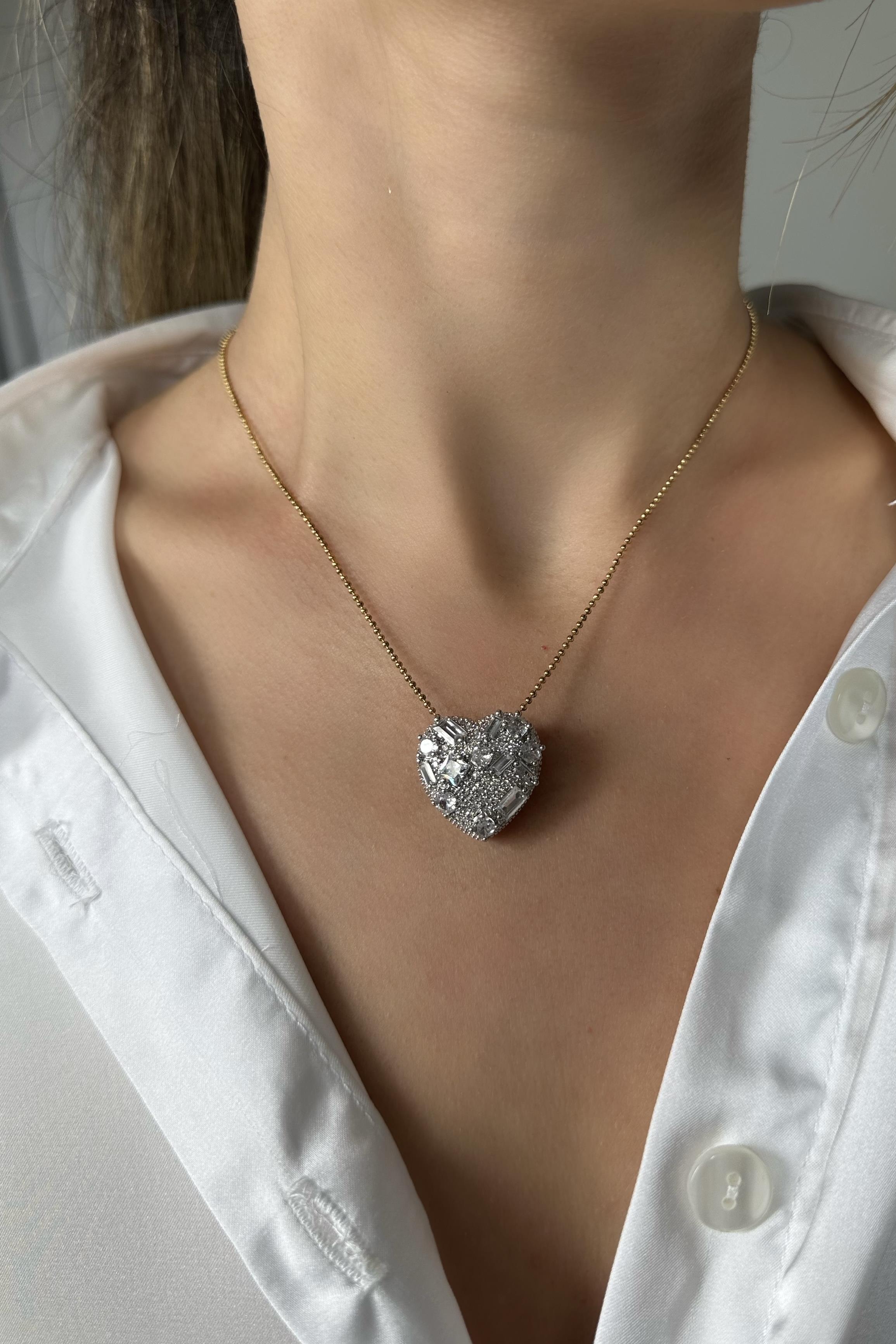 SERPMA TAŞLI KALPLİ KOLYE