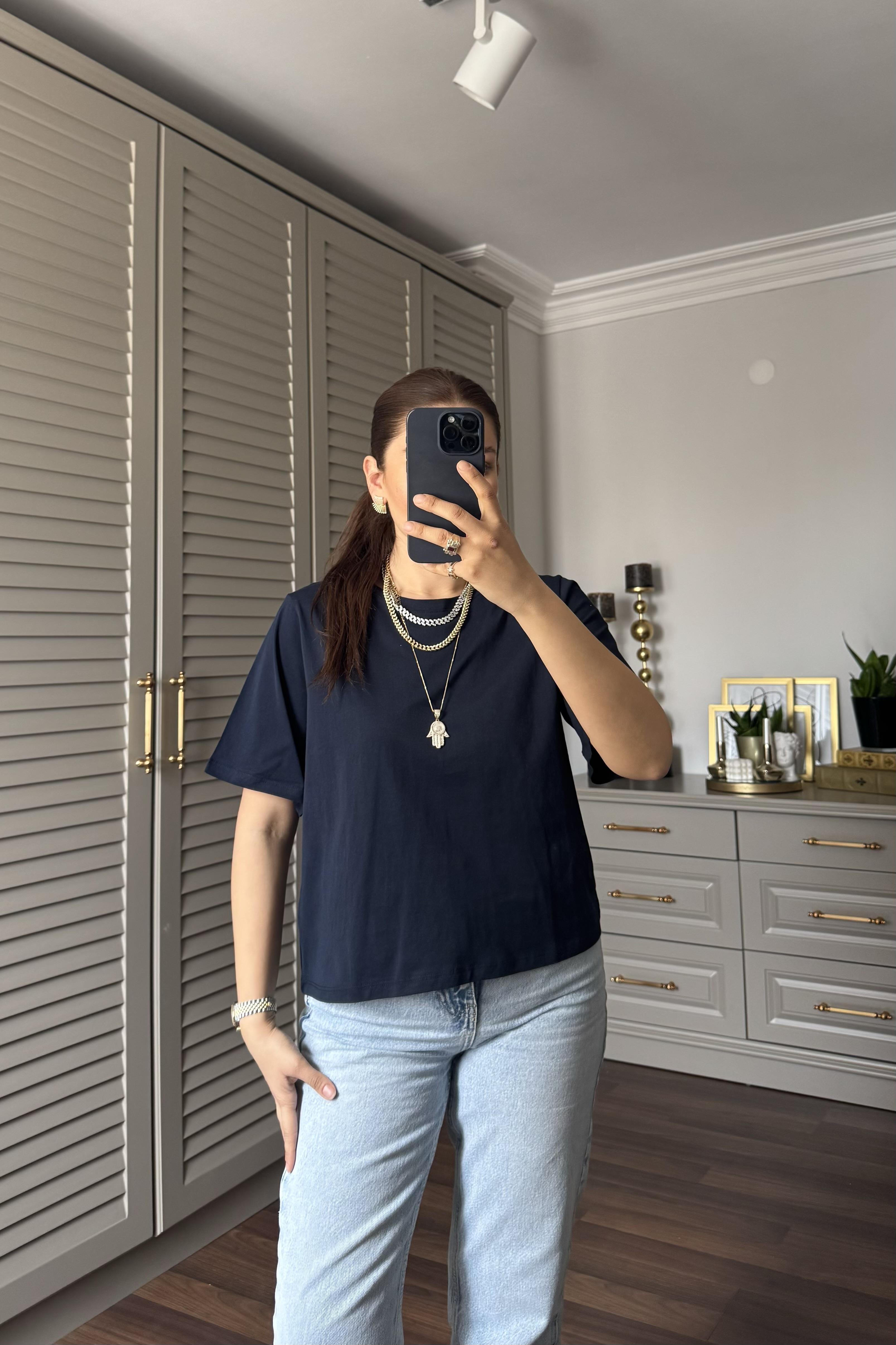 SIFIR YAKA BASIC T-SHIRT