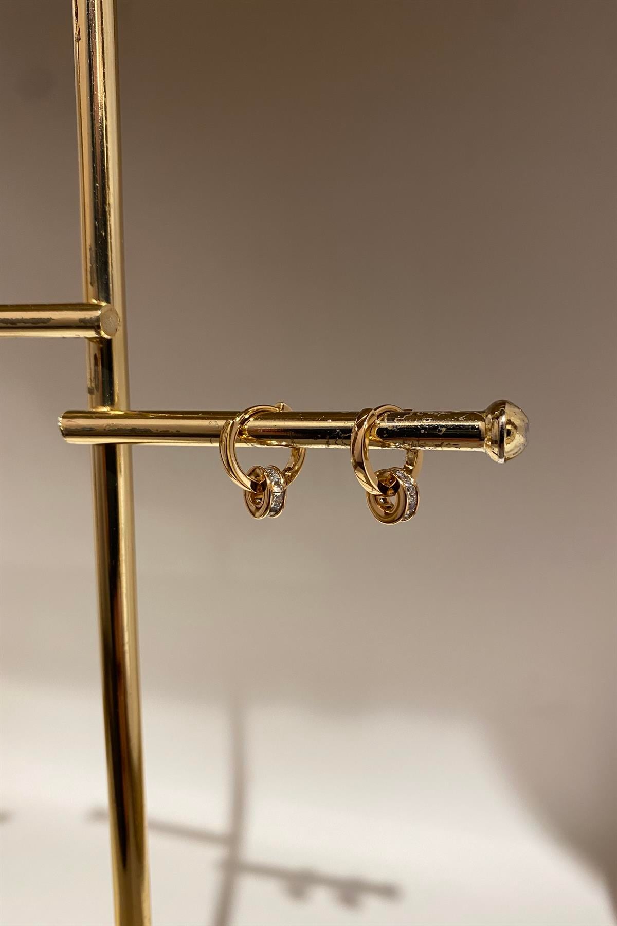 SİLİNDİR HALKA GEÇİRİLMİŞ HALKA KÜPE